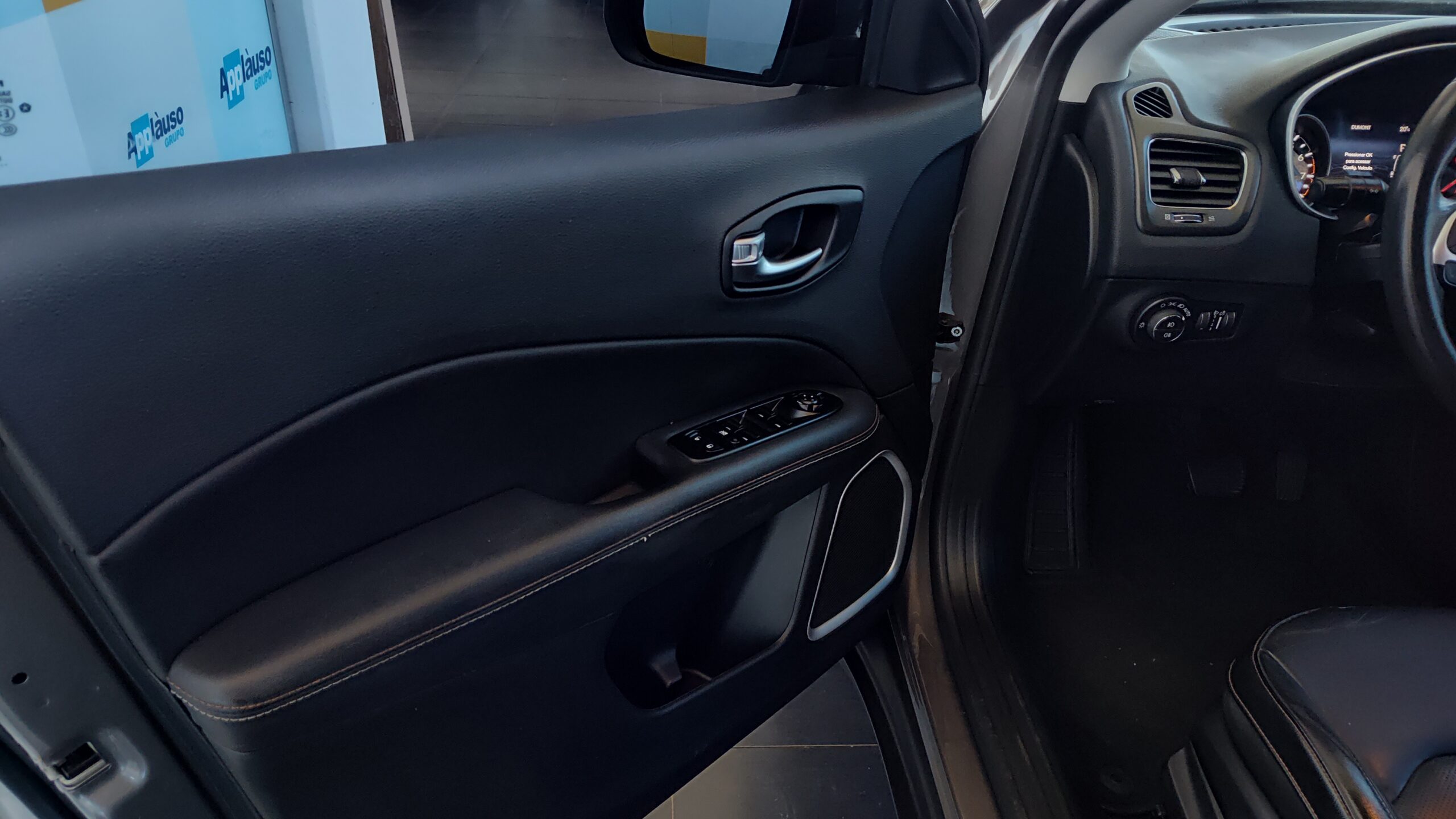 Jeep Compass - 2.0 16V FLEX LIMITED AUTOMÁTICO