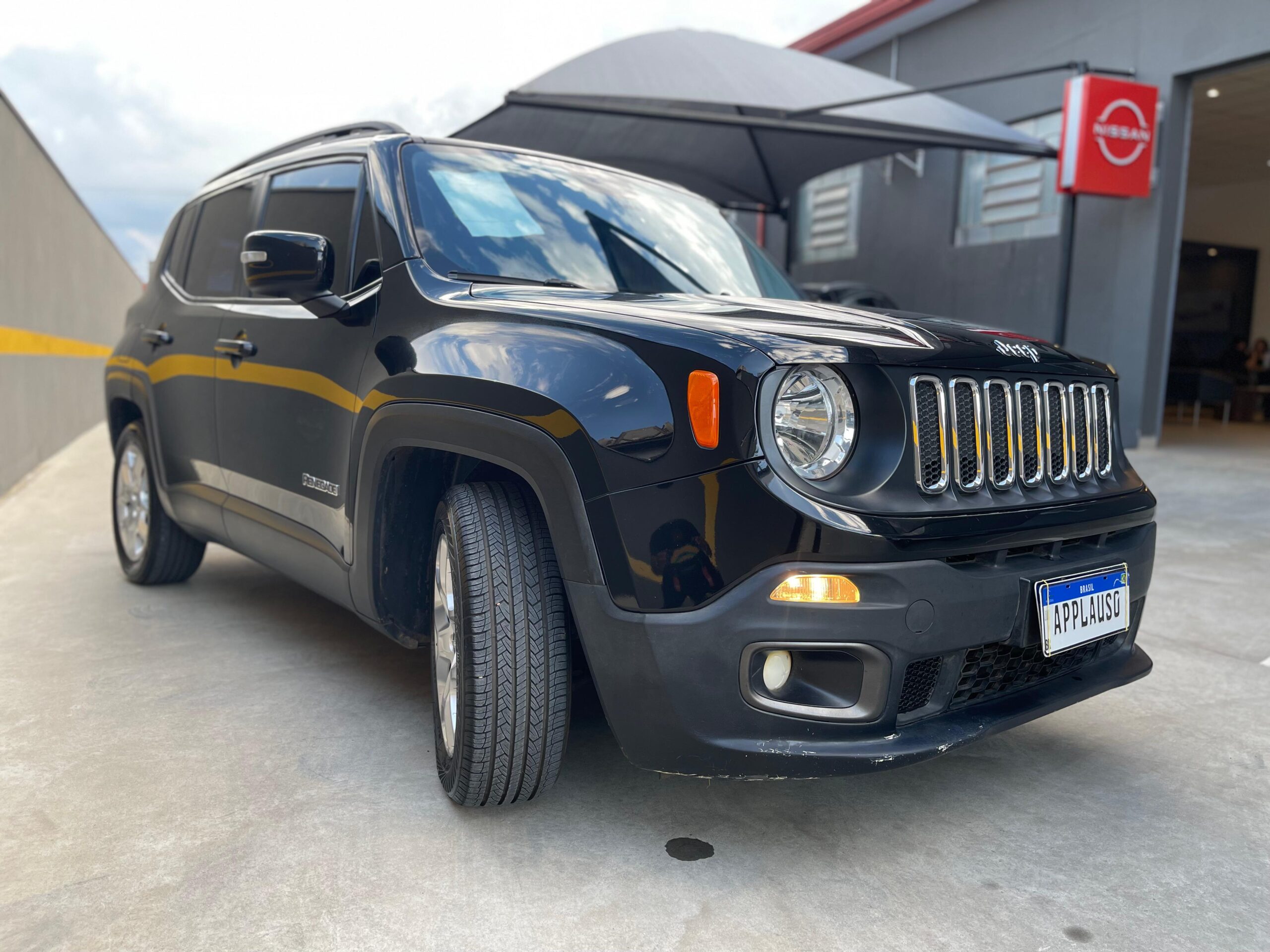 Jeep Renegade - 1.8 16V FLEX LONGITUDE 4P AUTOMÁTICO