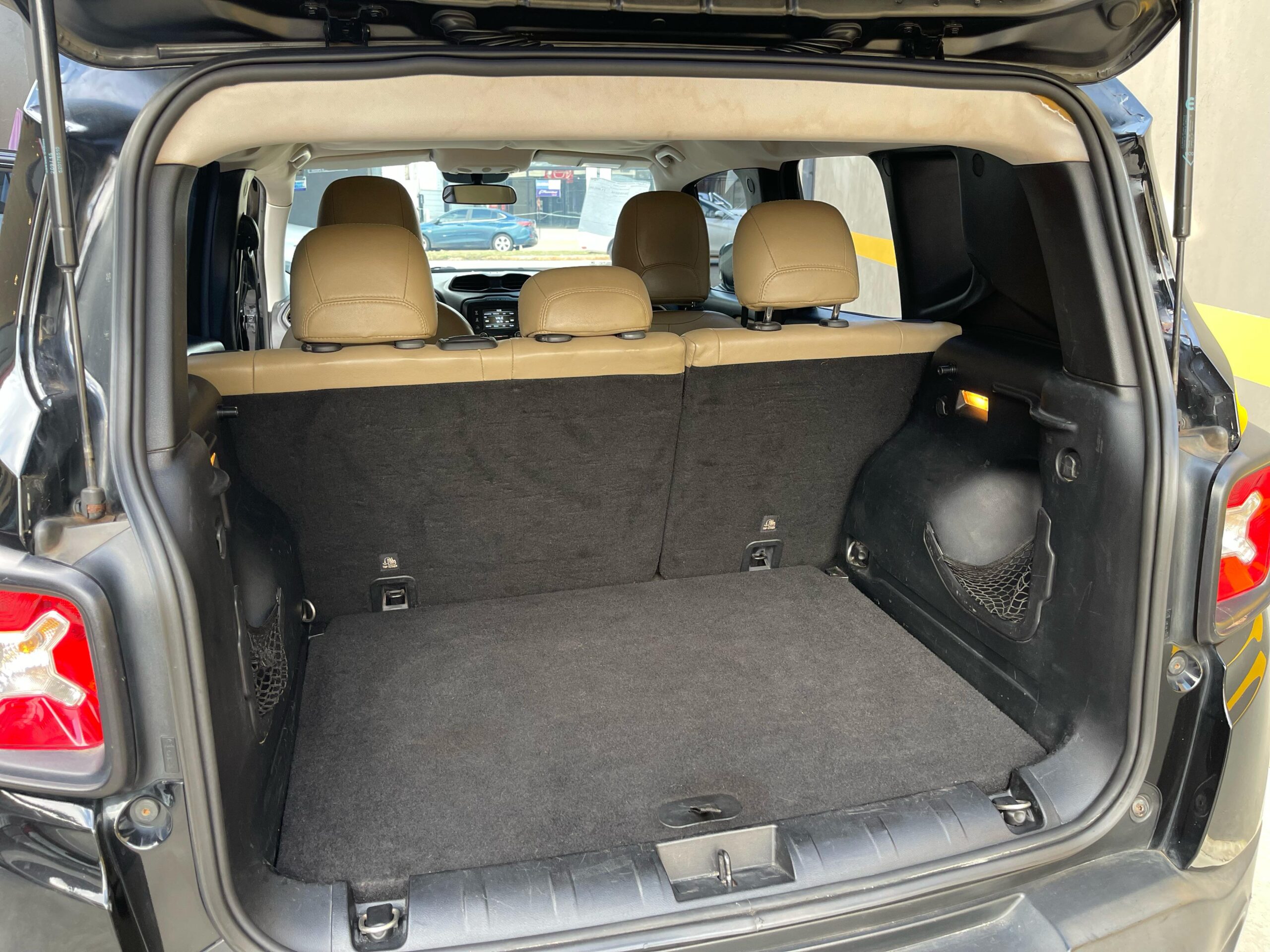 Jeep Renegade - 1.8 16V FLEX LONGITUDE 4P AUTOMÁTICO