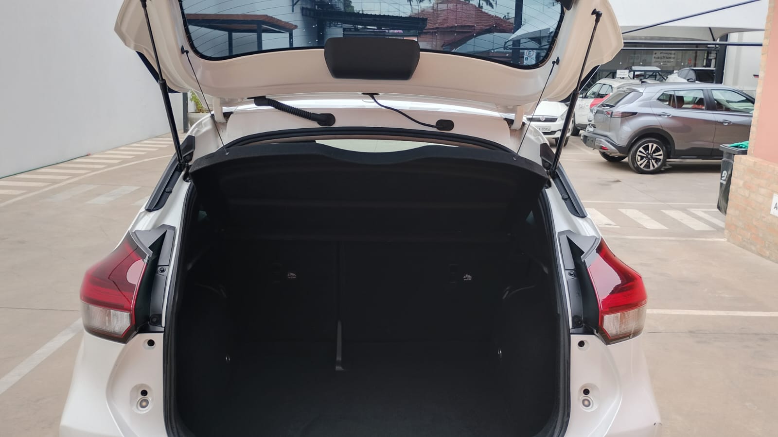 Nissan Kicks - 1.6 16V FLEXSTART SENSE XTRONIC