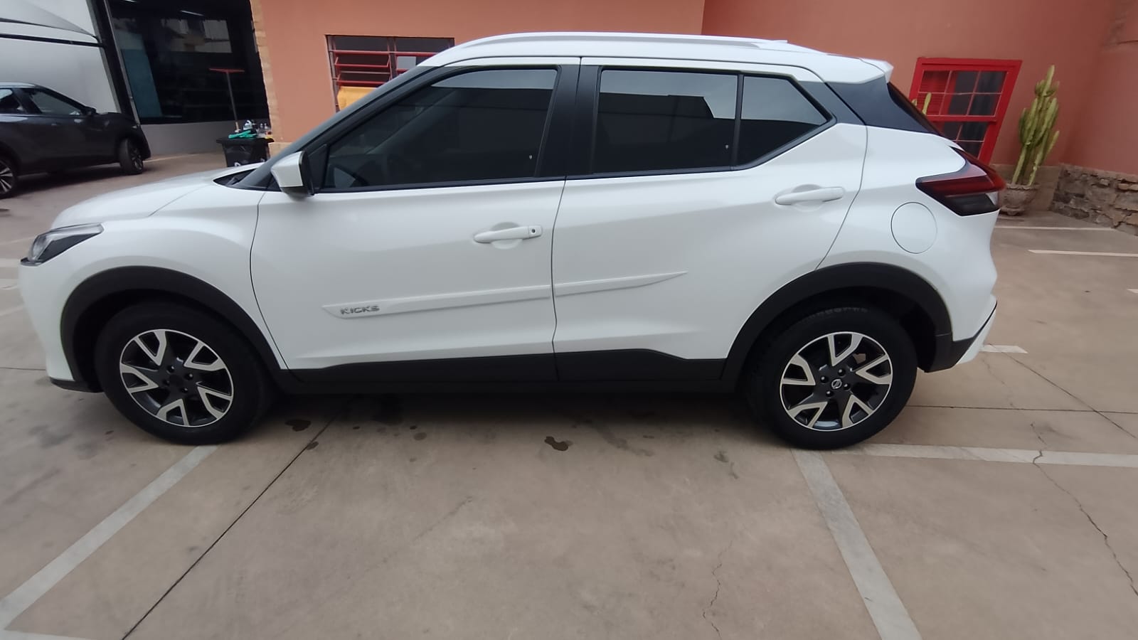 Nissan Kicks - 1.6 16V FLEXSTART SENSE XTRONIC