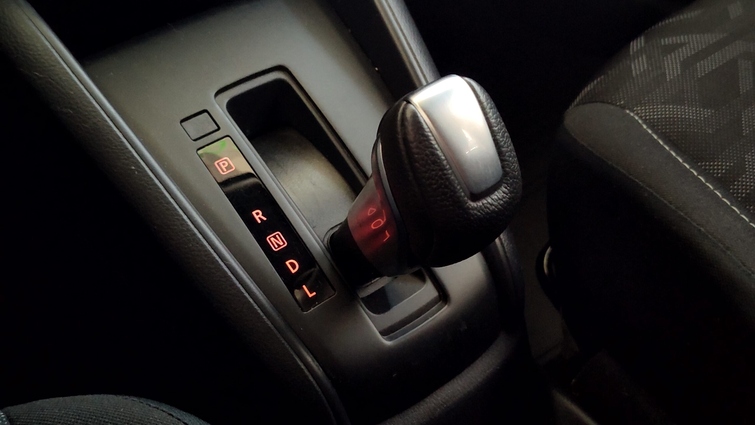 Nissan Kicks - 1.6 16V FLEXSTART SENSE XTRONIC