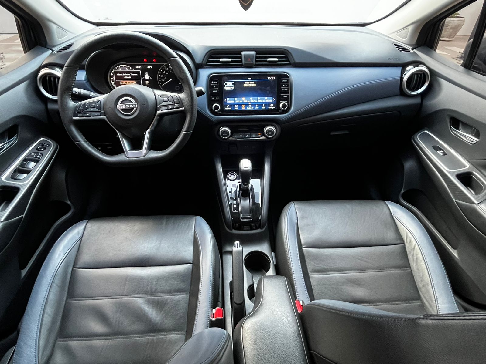 Nissan Versa - 1.6 16V FLEX EXCLUSIVE XTRONIC