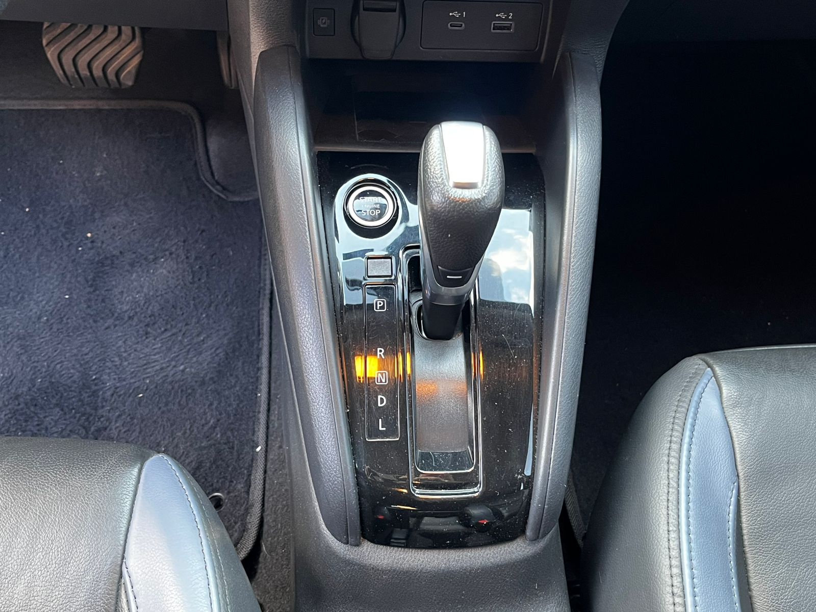 Nissan Versa - 1.6 16V FLEX EXCLUSIVE XTRONIC