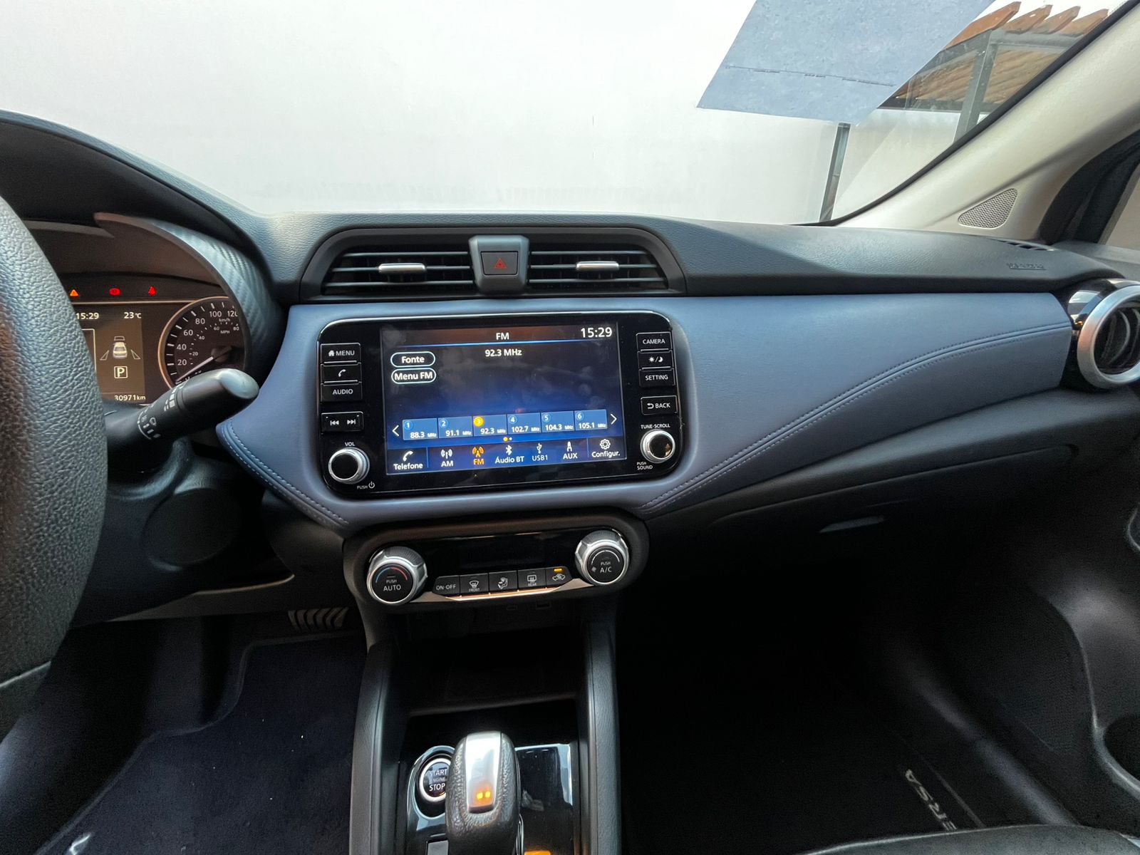 Nissan Versa - 1.6 16V FLEX EXCLUSIVE XTRONIC
