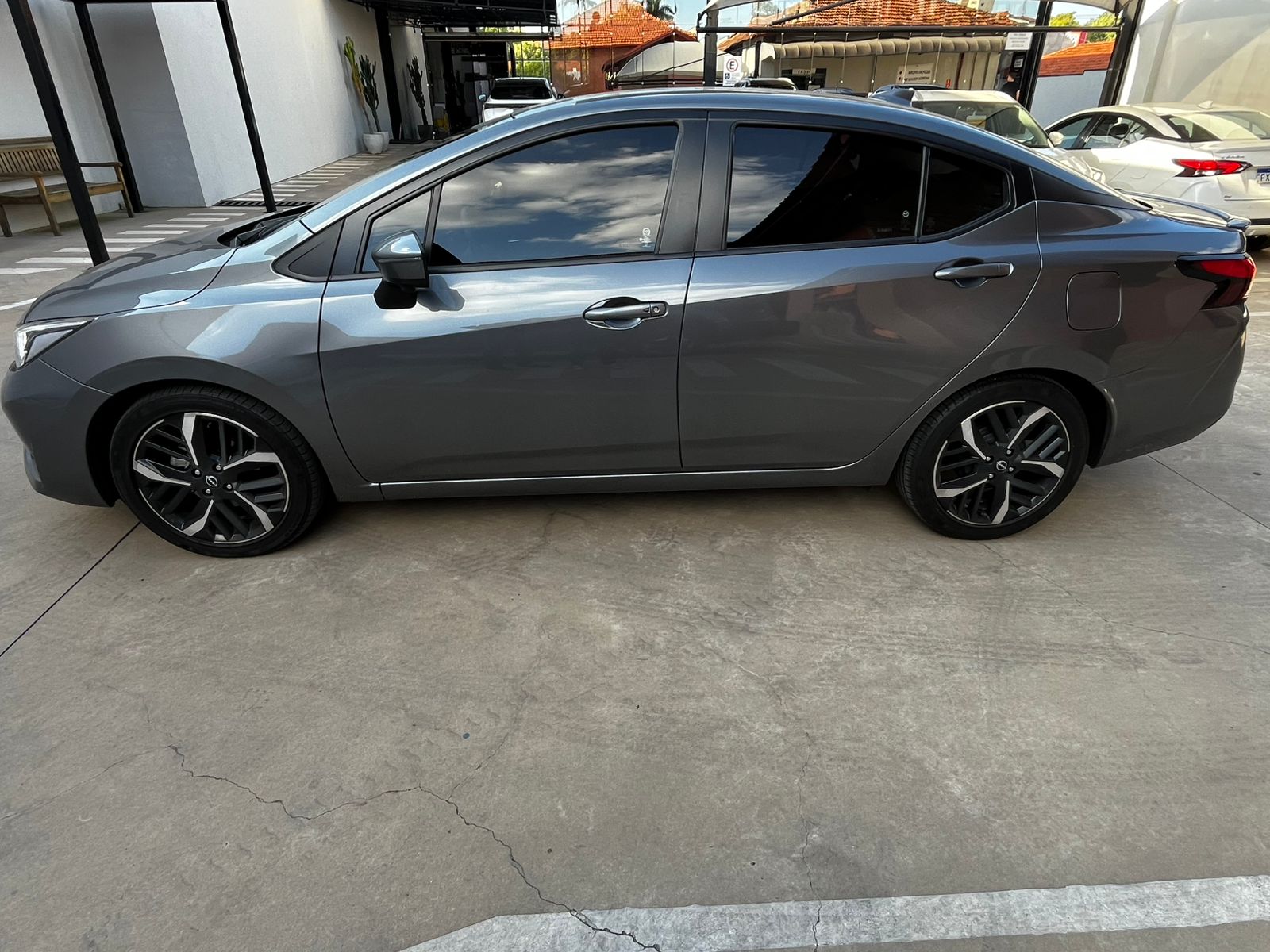 Nissan Versa - 1.6 16V FLEX EXCLUSIVE XTRONIC
