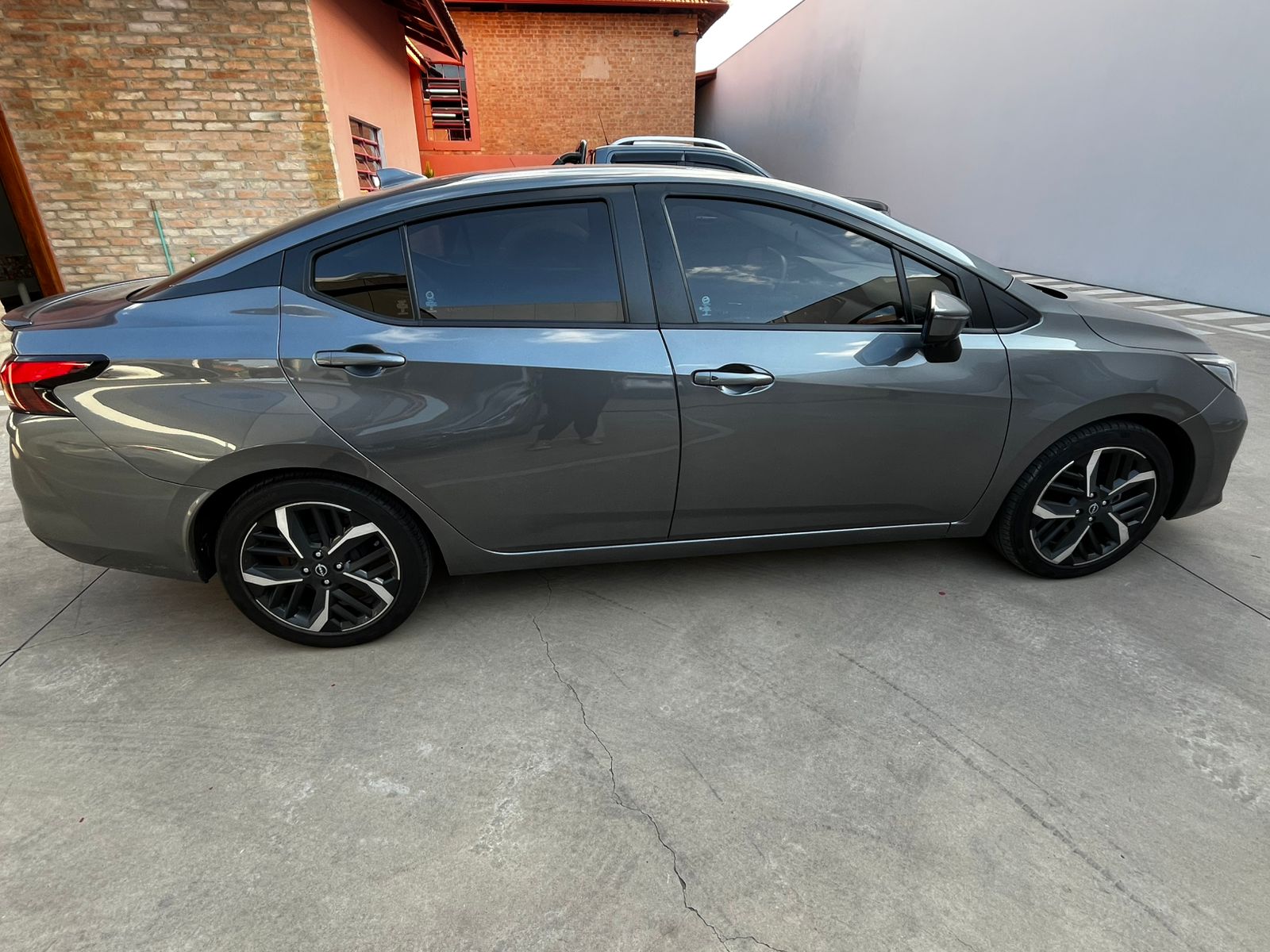 Nissan Versa - 1.6 16V FLEX EXCLUSIVE XTRONIC