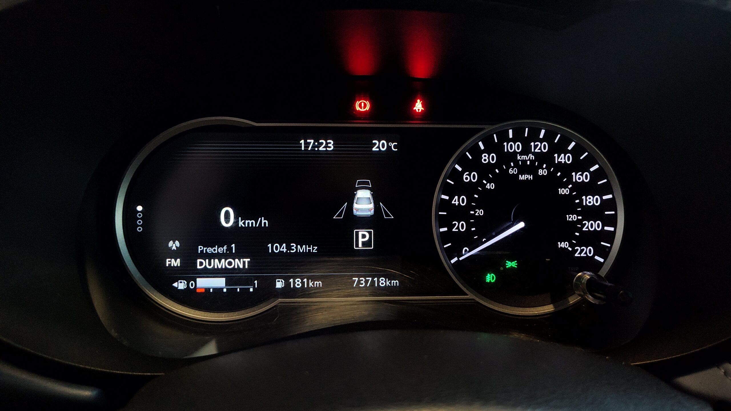 Nissan Versa - 1.6 16V FLEX EXCLUSIVE XTRONIC