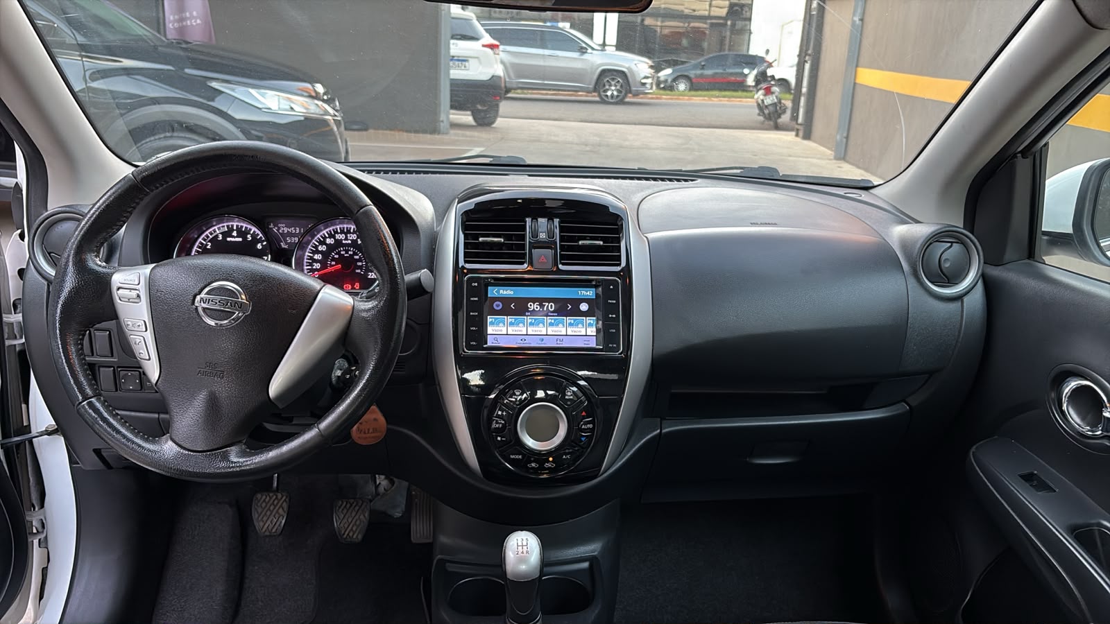 Nissan Versa - 1.6 16V FLEX SL 4P MANUAL