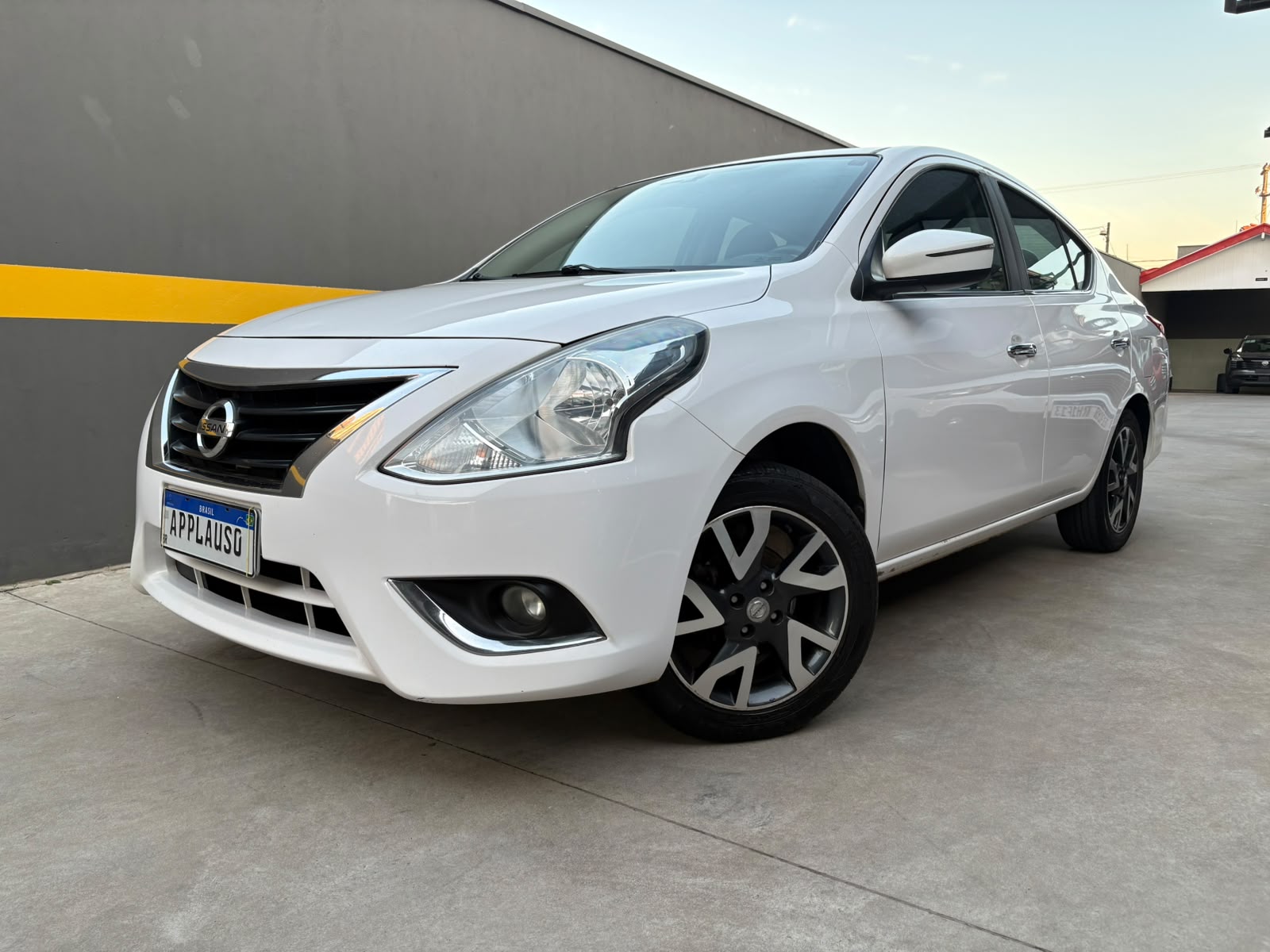Nissan Versa - 1.6 16V FLEX SL 4P MANUAL