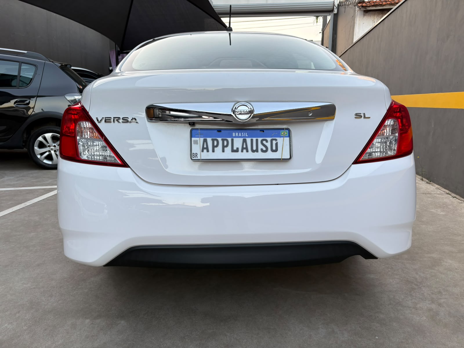 Nissan Versa - 1.6 16V FLEX SL 4P MANUAL