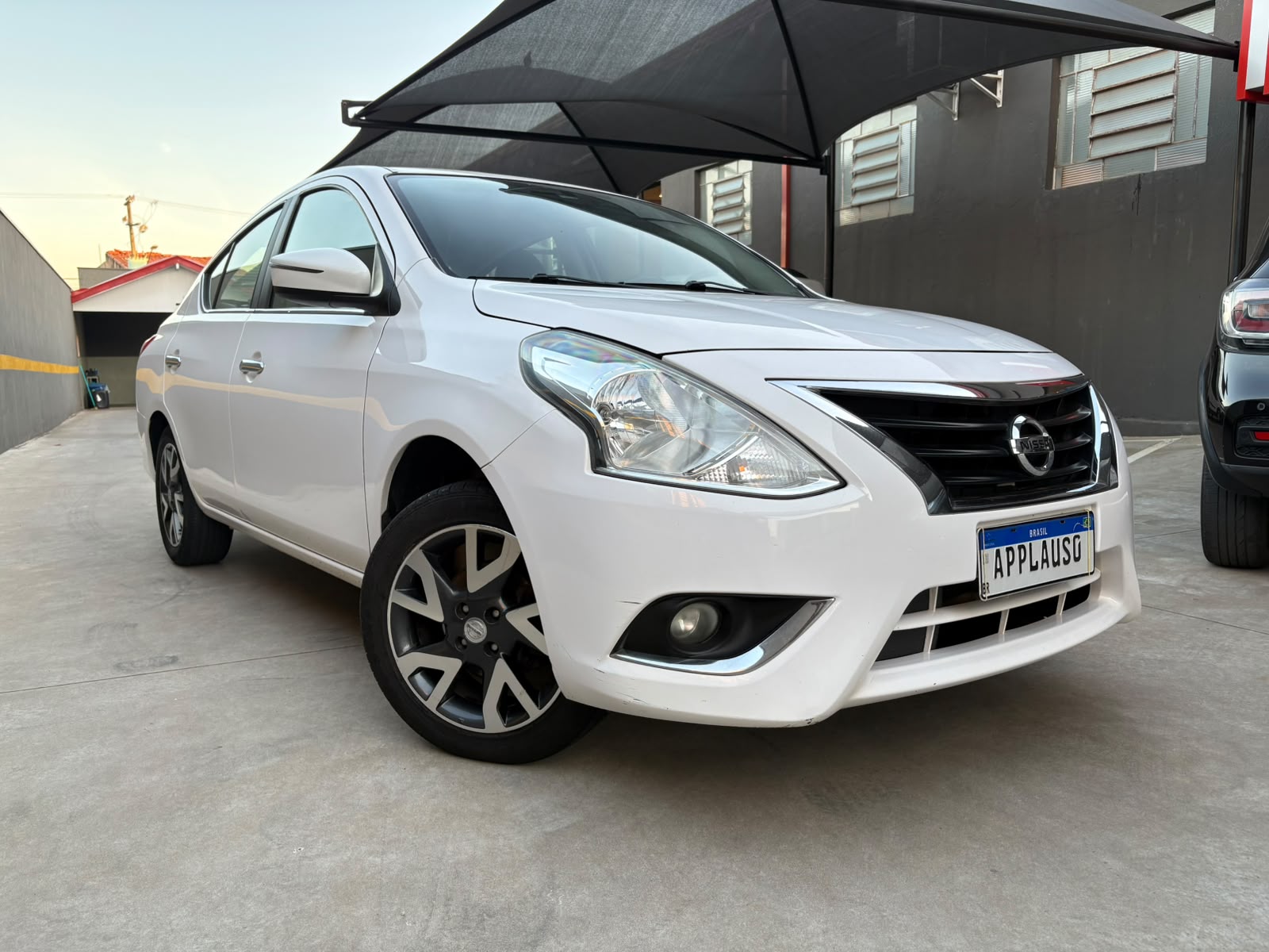 Nissan Versa - 1.6 16V FLEX SL 4P MANUAL
