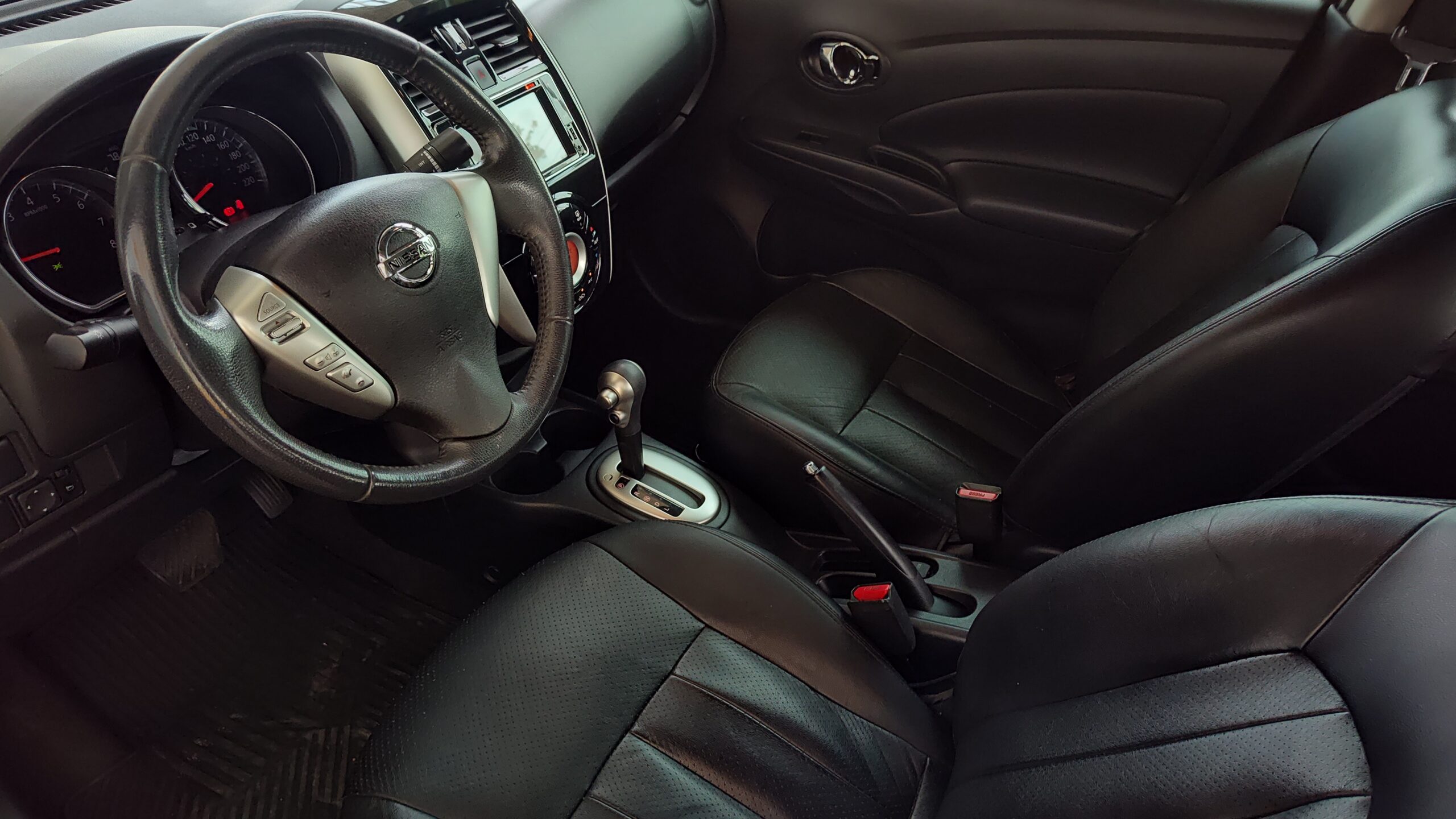 Nissan Versa - 1.6 16V FLEX SL 4P XTRONIC