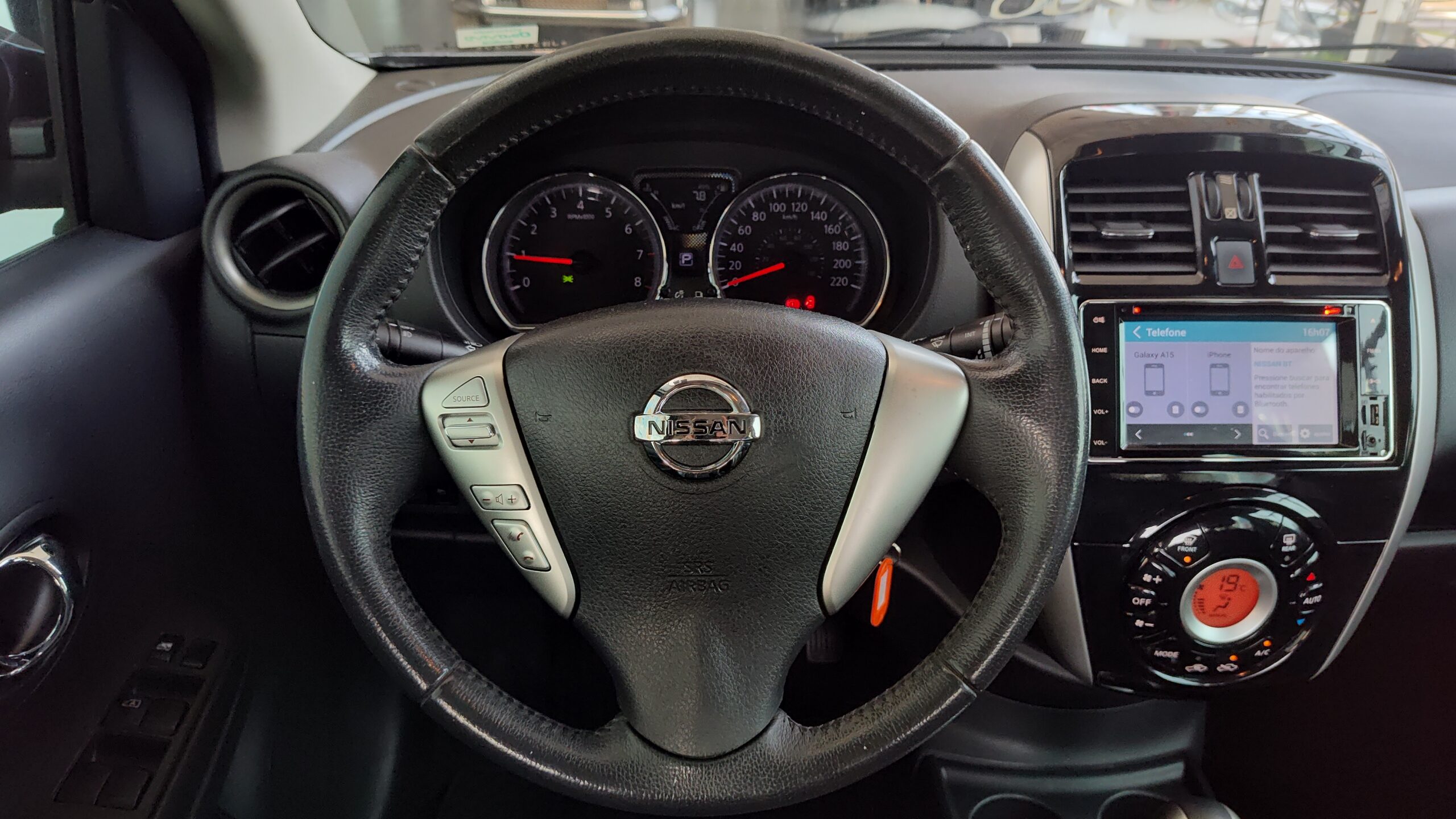 Nissan Versa - 1.6 16V FLEX SL 4P XTRONIC