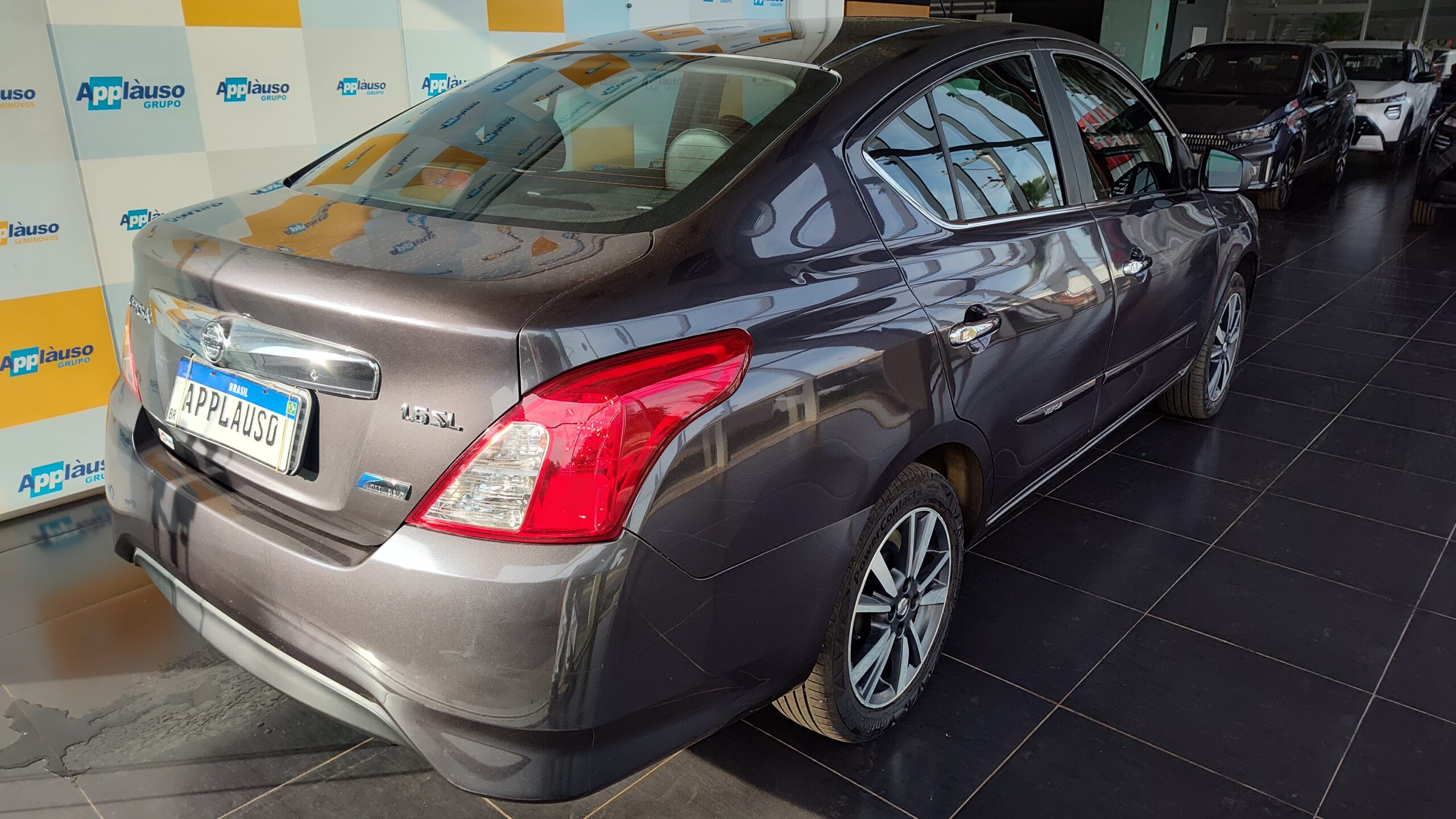 Nissan Versa - 1.6 16V FLEX SL 4P XTRONIC