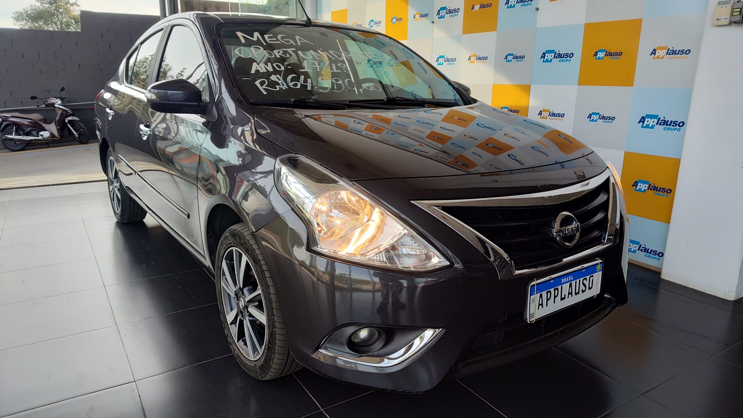 Nissan Versa - 1.6 16V FLEX SL 4P XTRONIC