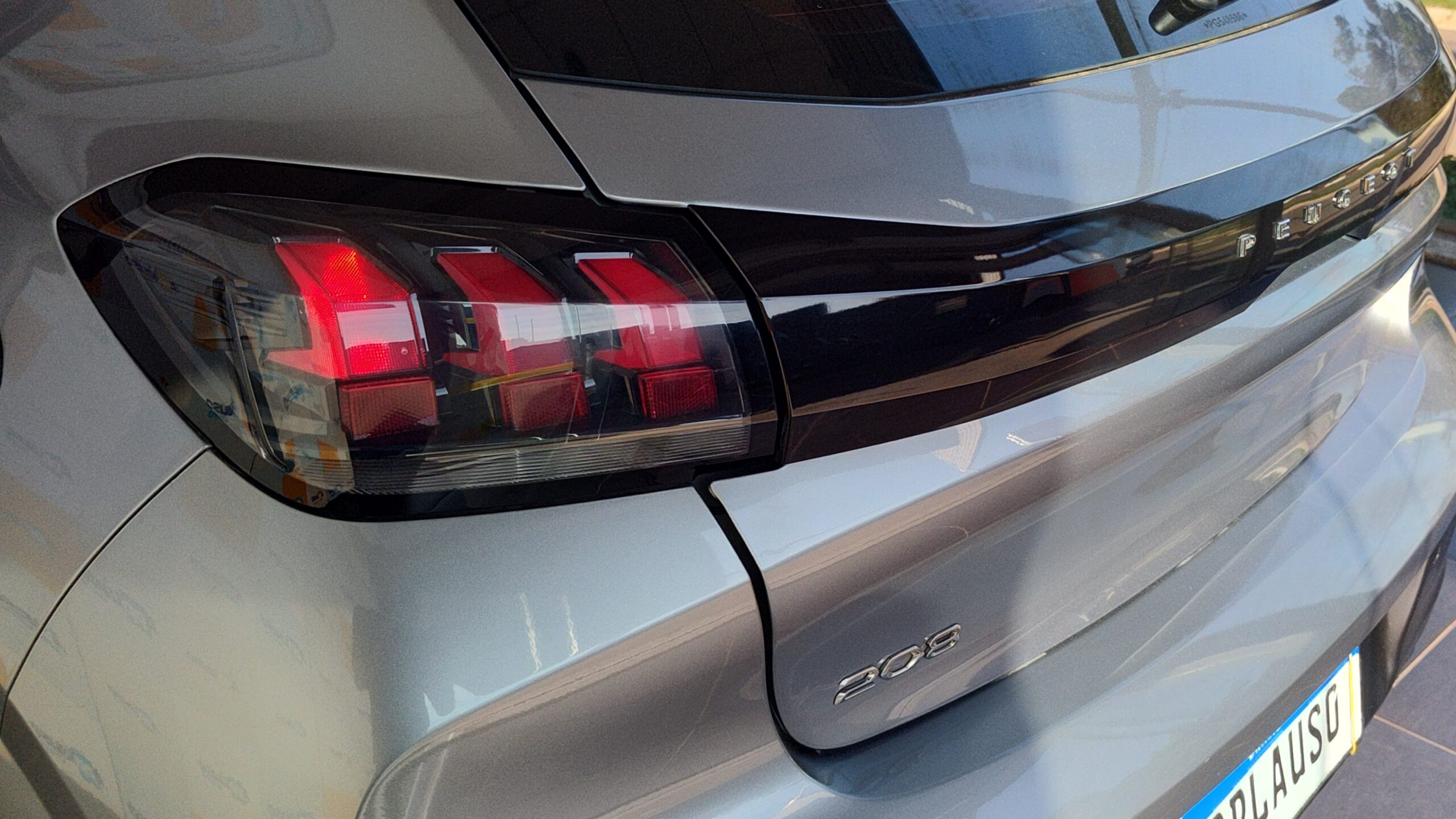 Peugeot 208 - 1.0 FIREFLY FLEX STYLE MANUAL
