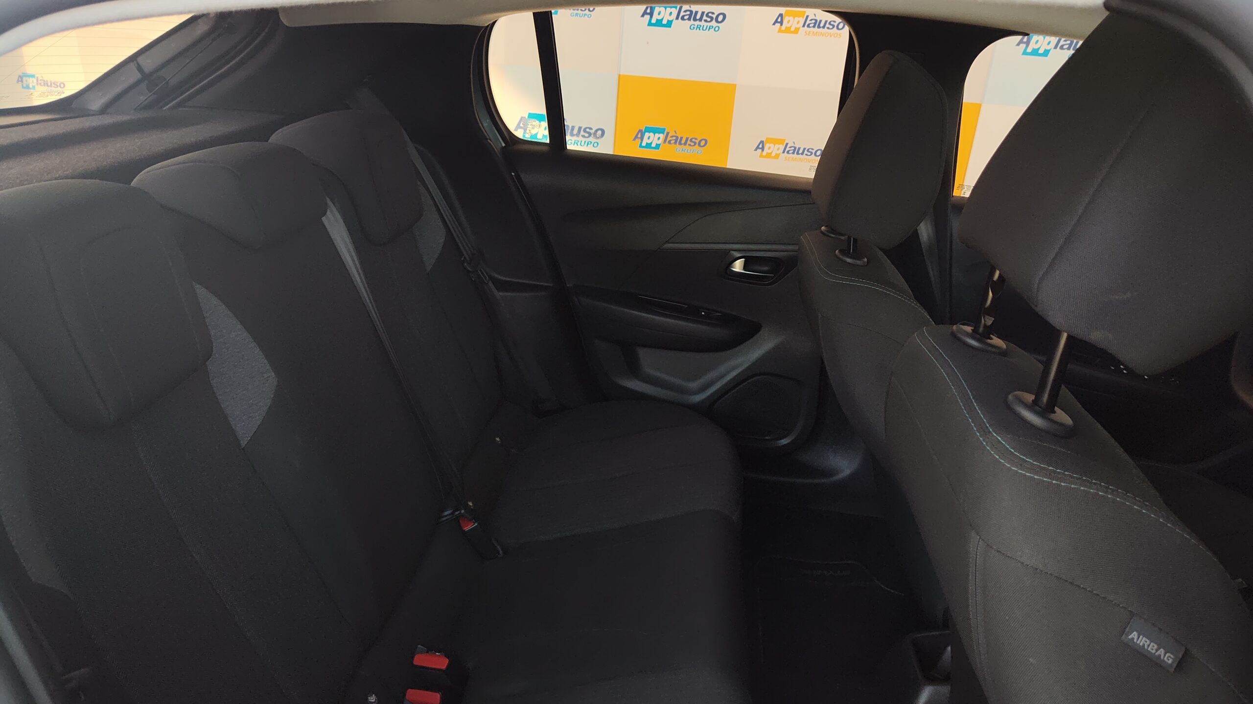Peugeot 208 - 1.0 FIREFLY FLEX STYLE MANUAL