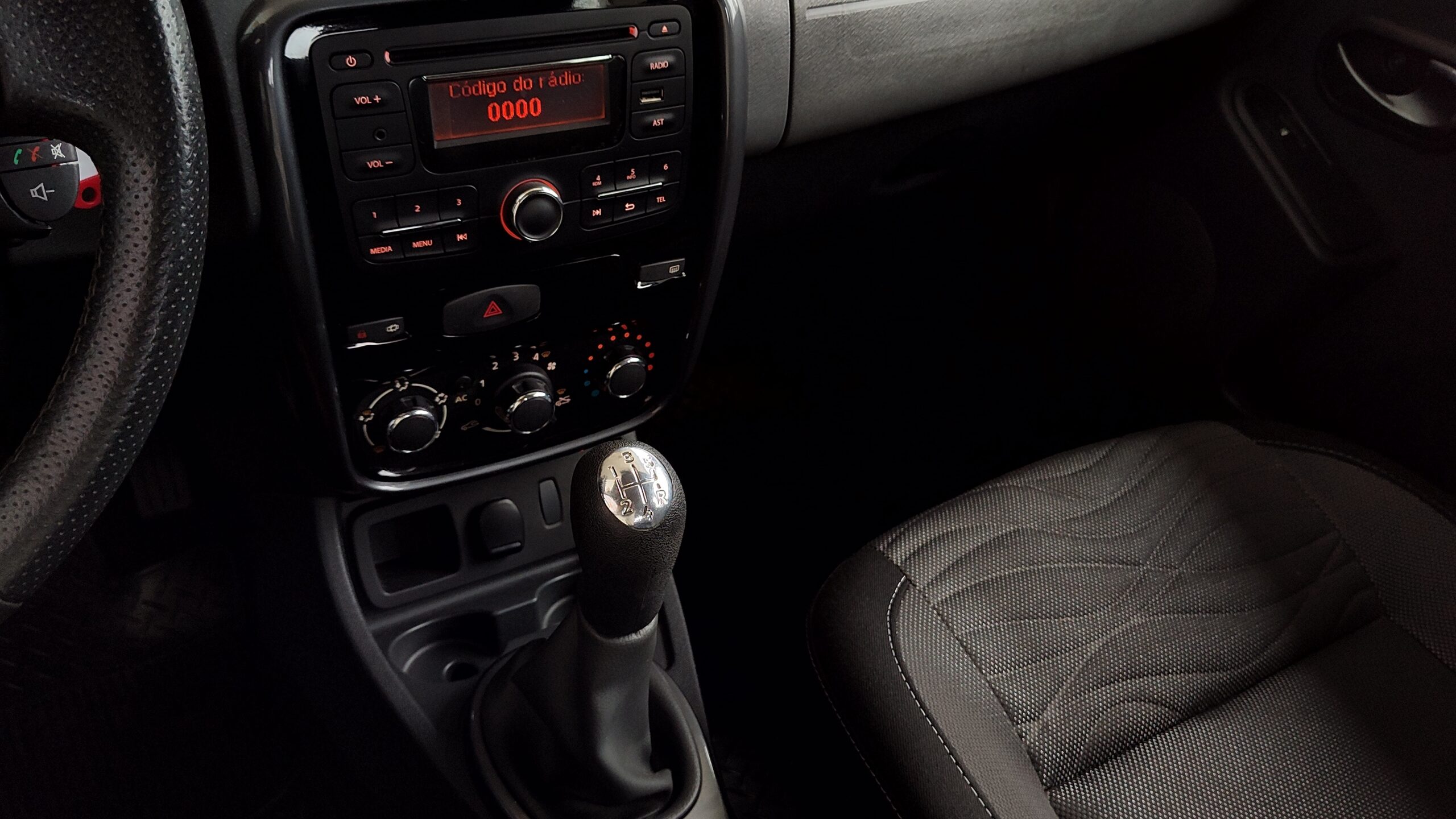 Renault Duster - 1.6 DYNAMIQUE 4X2 16V FLEX 4P MANUAL
