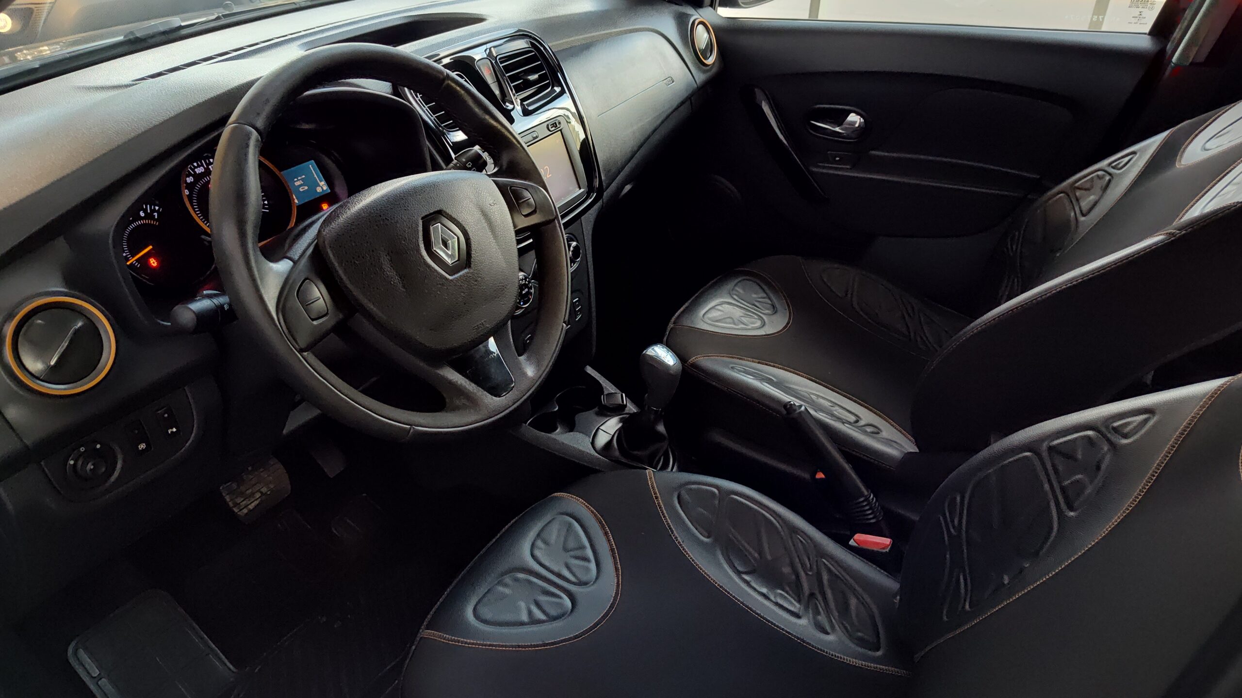 Renault Sandero - 1.6 16V SCE FLEX STEPWAY DYNAMIQUE EASY-R