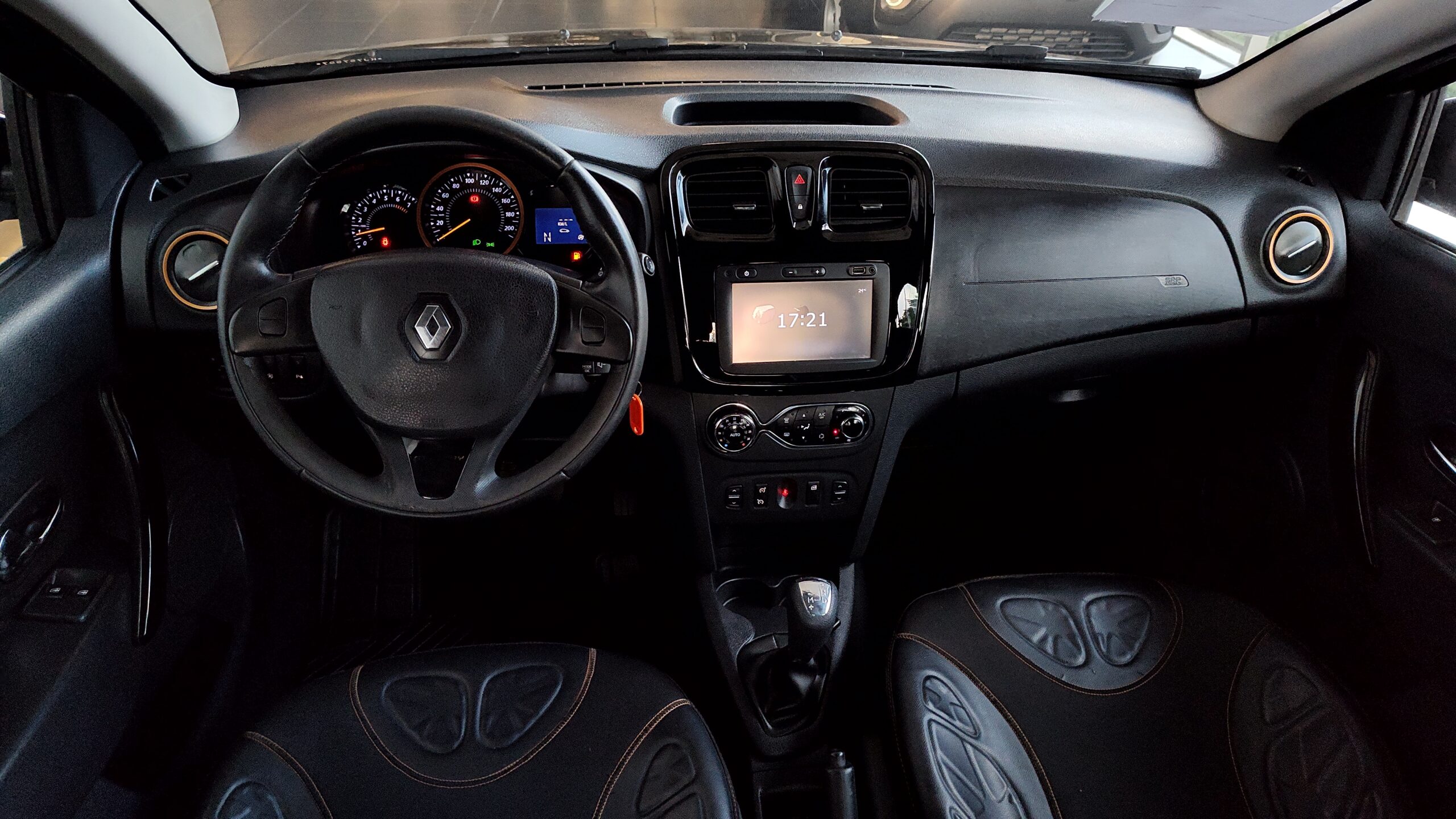 Renault Sandero - 1.6 16V SCE FLEX STEPWAY DYNAMIQUE EASY-R