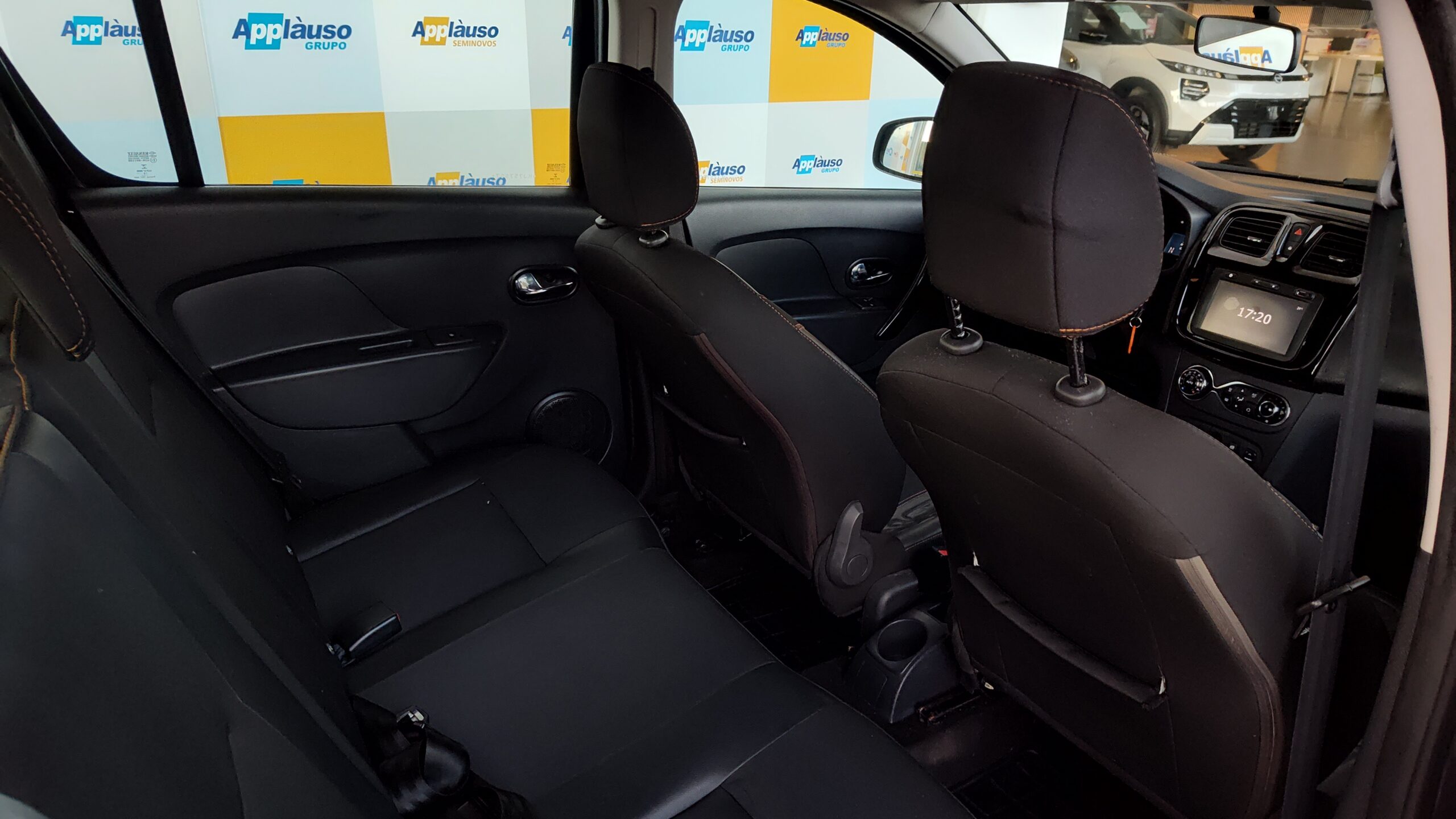 Renault Sandero - 1.6 16V SCE FLEX STEPWAY DYNAMIQUE EASY-R