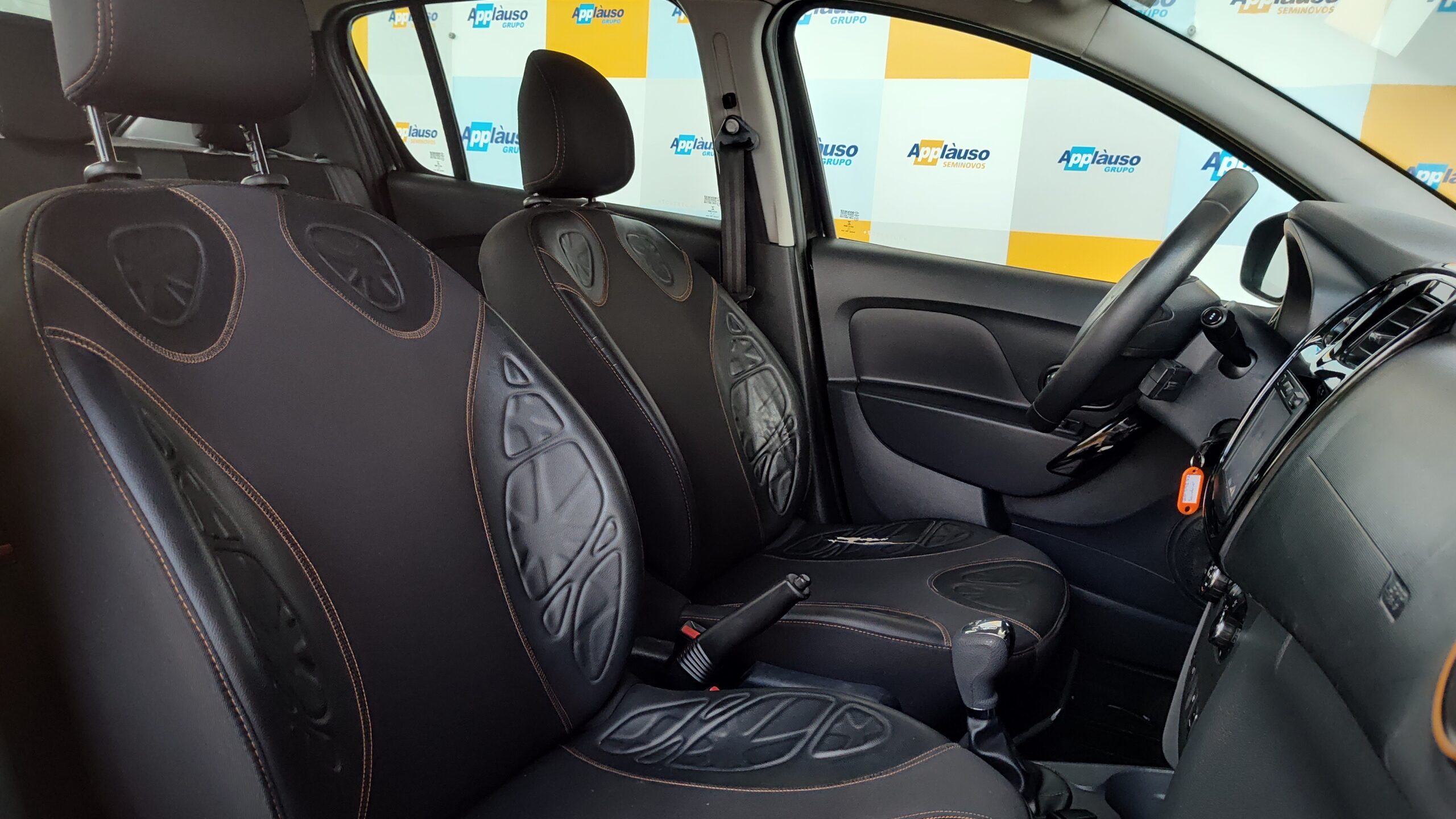 Renault Sandero - 1.6 16V SCE FLEX STEPWAY DYNAMIQUE EASY-R