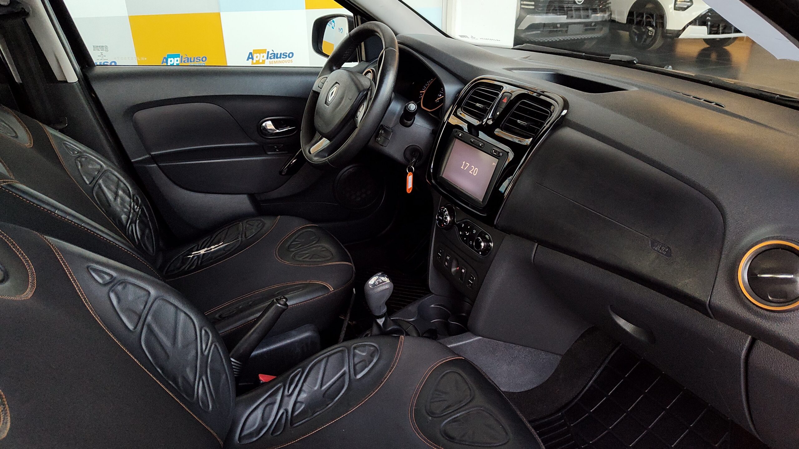 Renault Sandero - 1.6 16V SCE FLEX STEPWAY DYNAMIQUE EASY-R