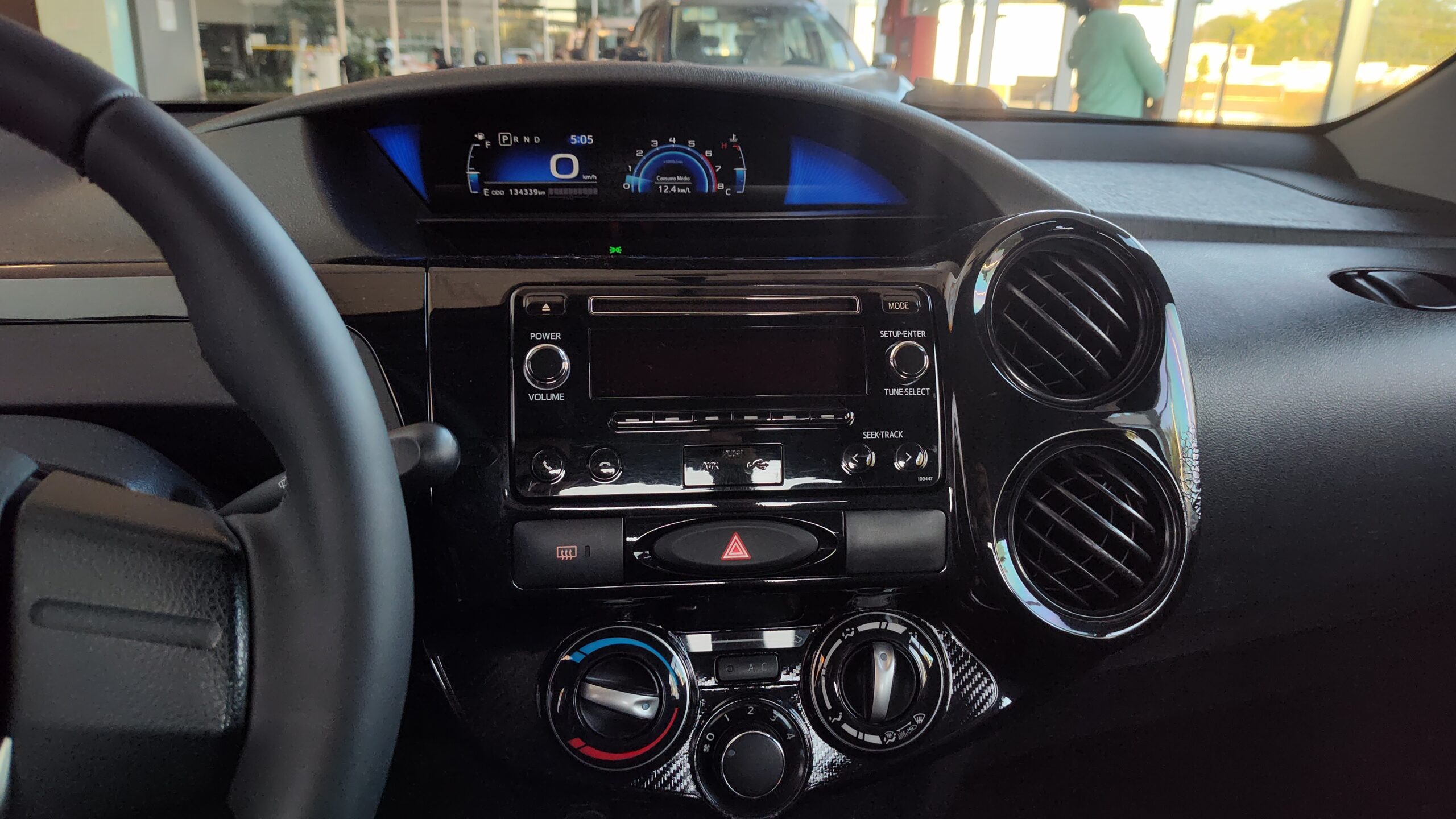 Toyota Etios - 1.3 X 16V FLEX 4P AUTOMÁTICO