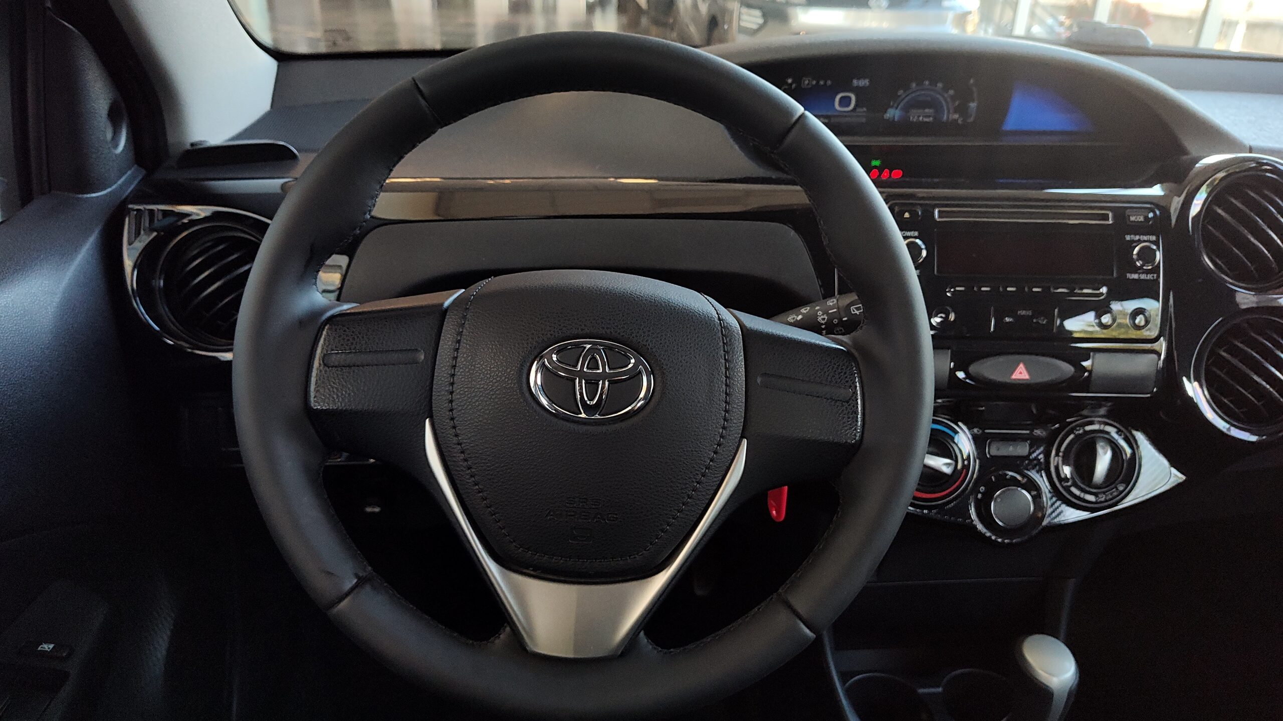 Toyota Etios - 1.3 X 16V FLEX 4P AUTOMÁTICO