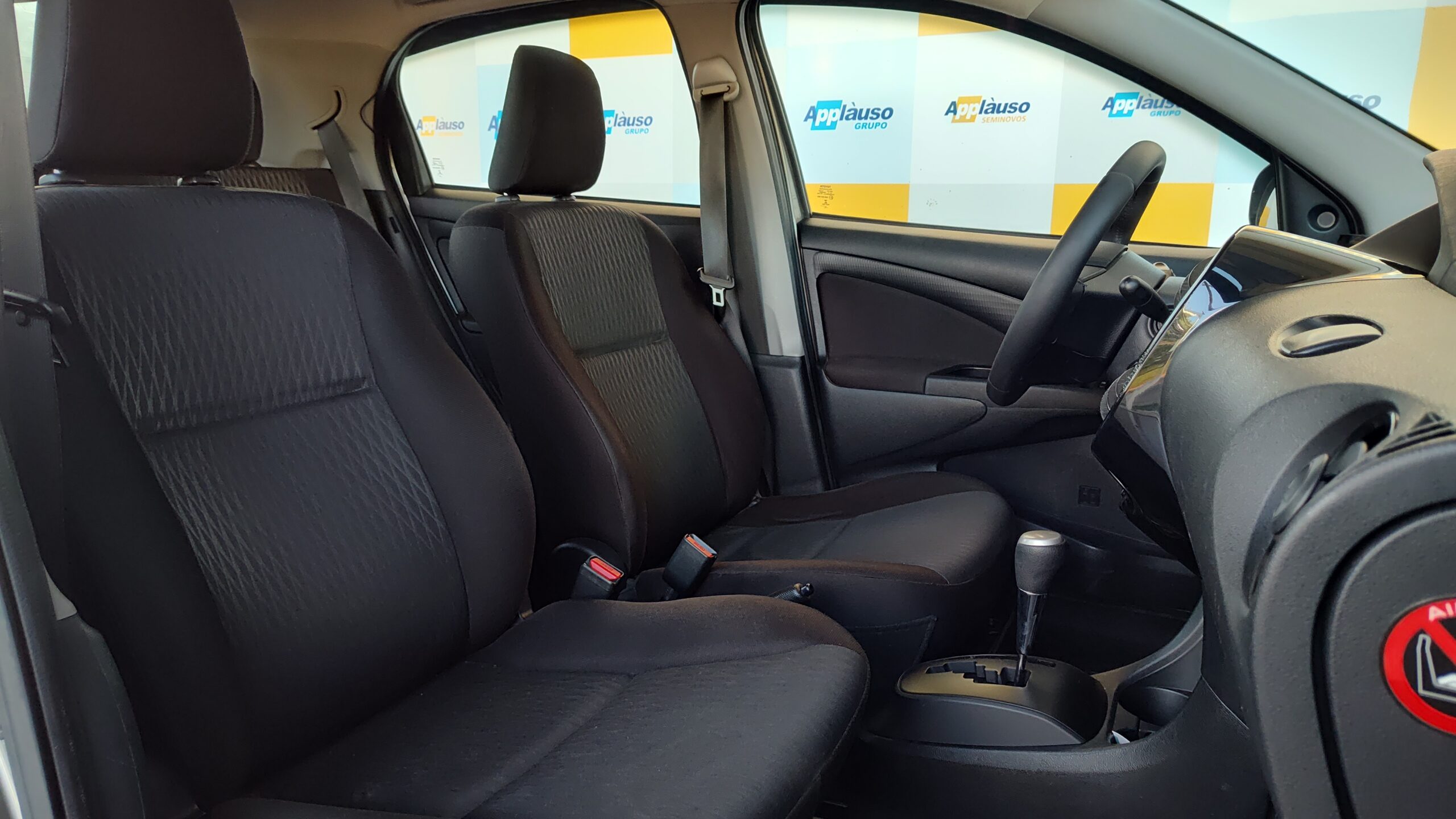 Toyota Etios - 1.3 X 16V FLEX 4P AUTOMÁTICO