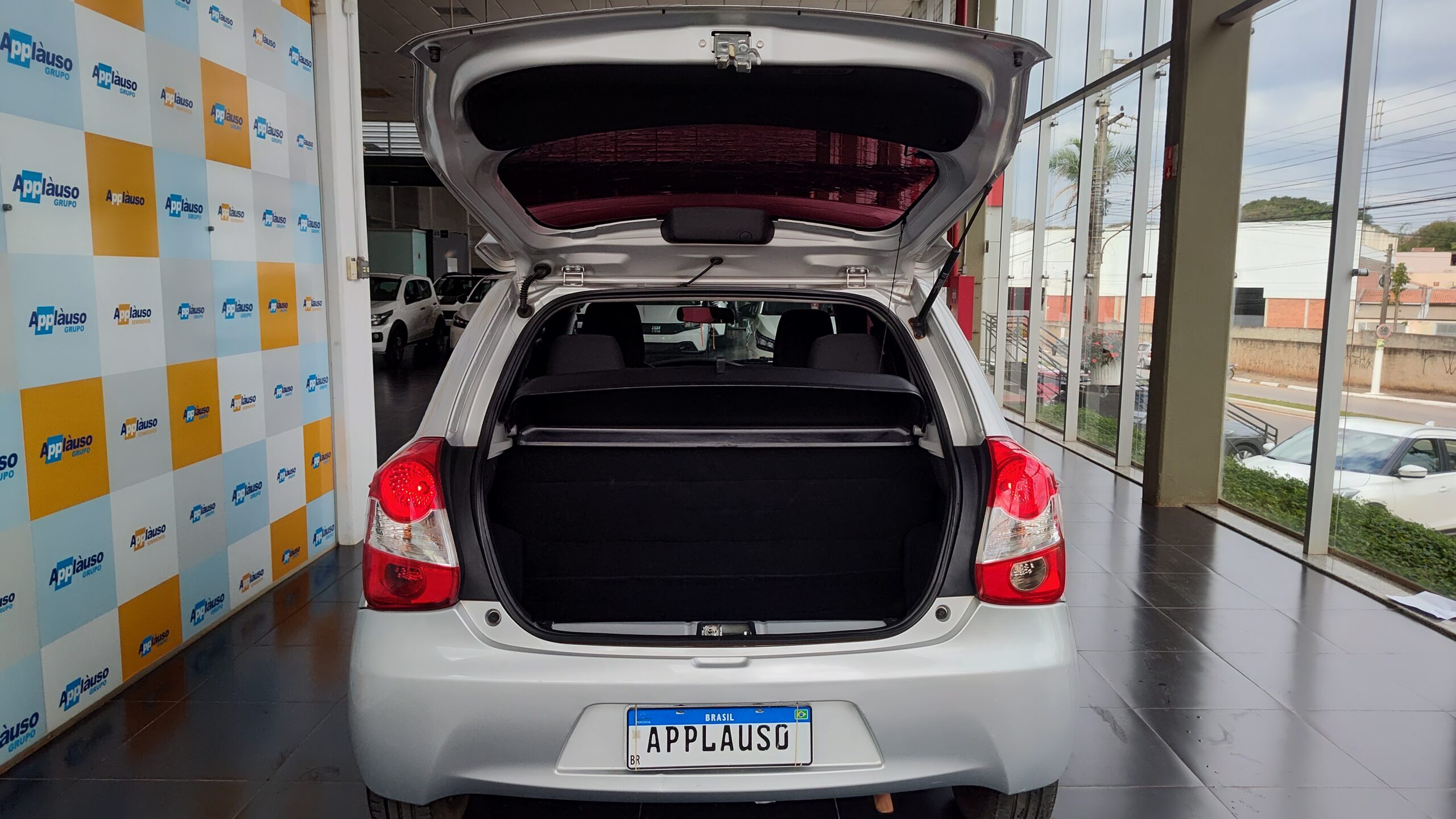 Toyota Etios - 1.3 X 16V FLEX 4P MANUAL