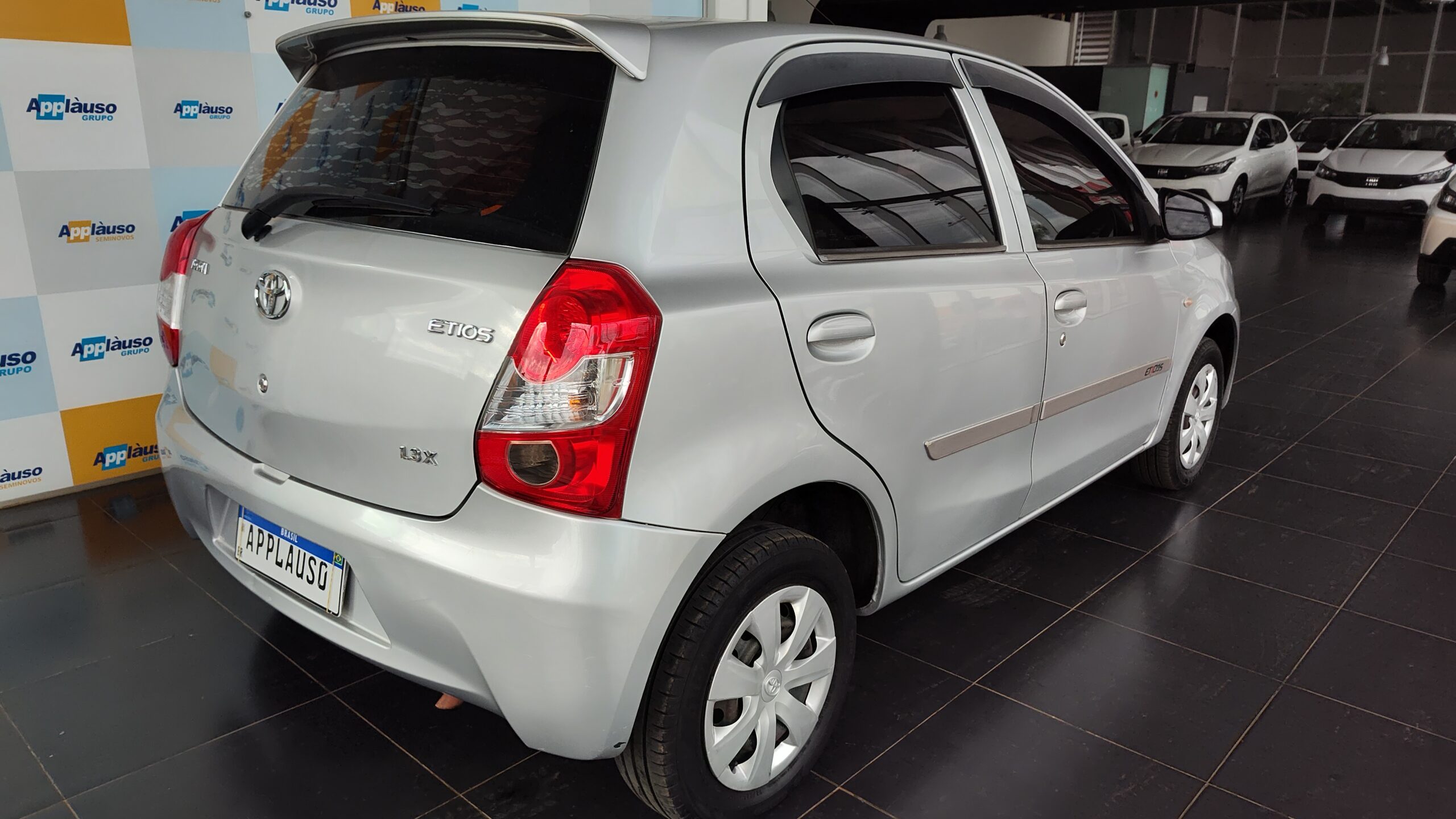 Toyota Etios - 1.3 X 16V FLEX 4P MANUAL