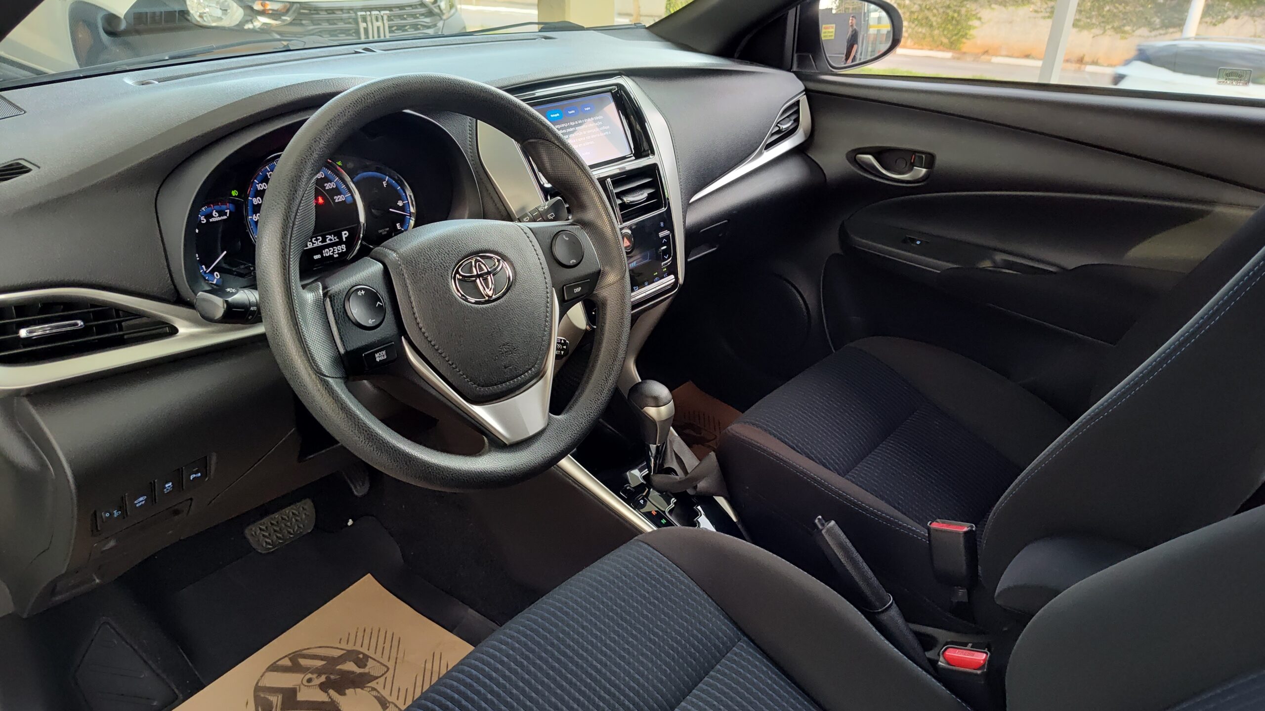 Toyota Yaris - 1.3 16V FLEX XL PLUS TECH MULTIDRIVE