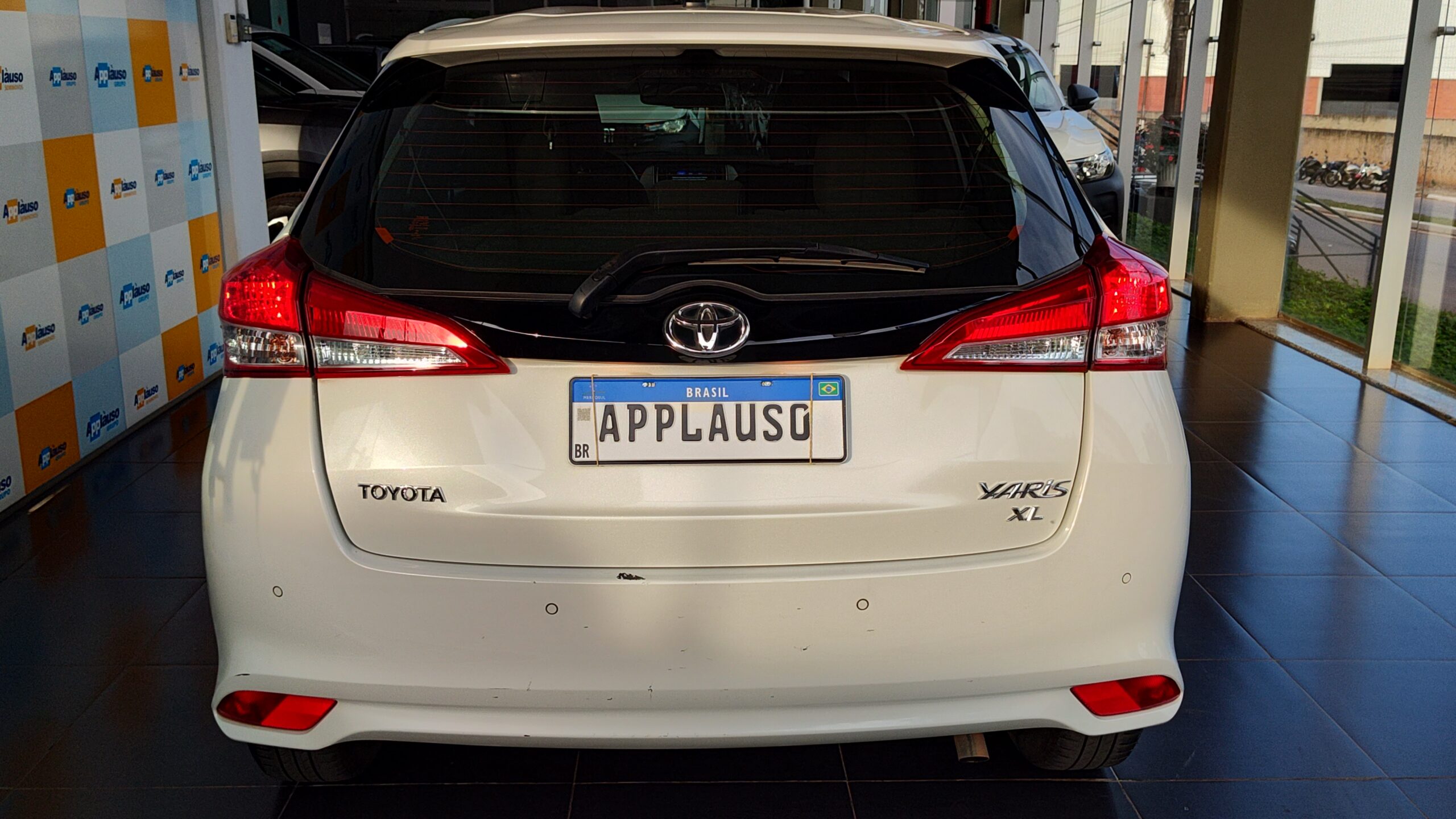 Toyota Yaris - 1.3 16V FLEX XL PLUS TECH MULTIDRIVE