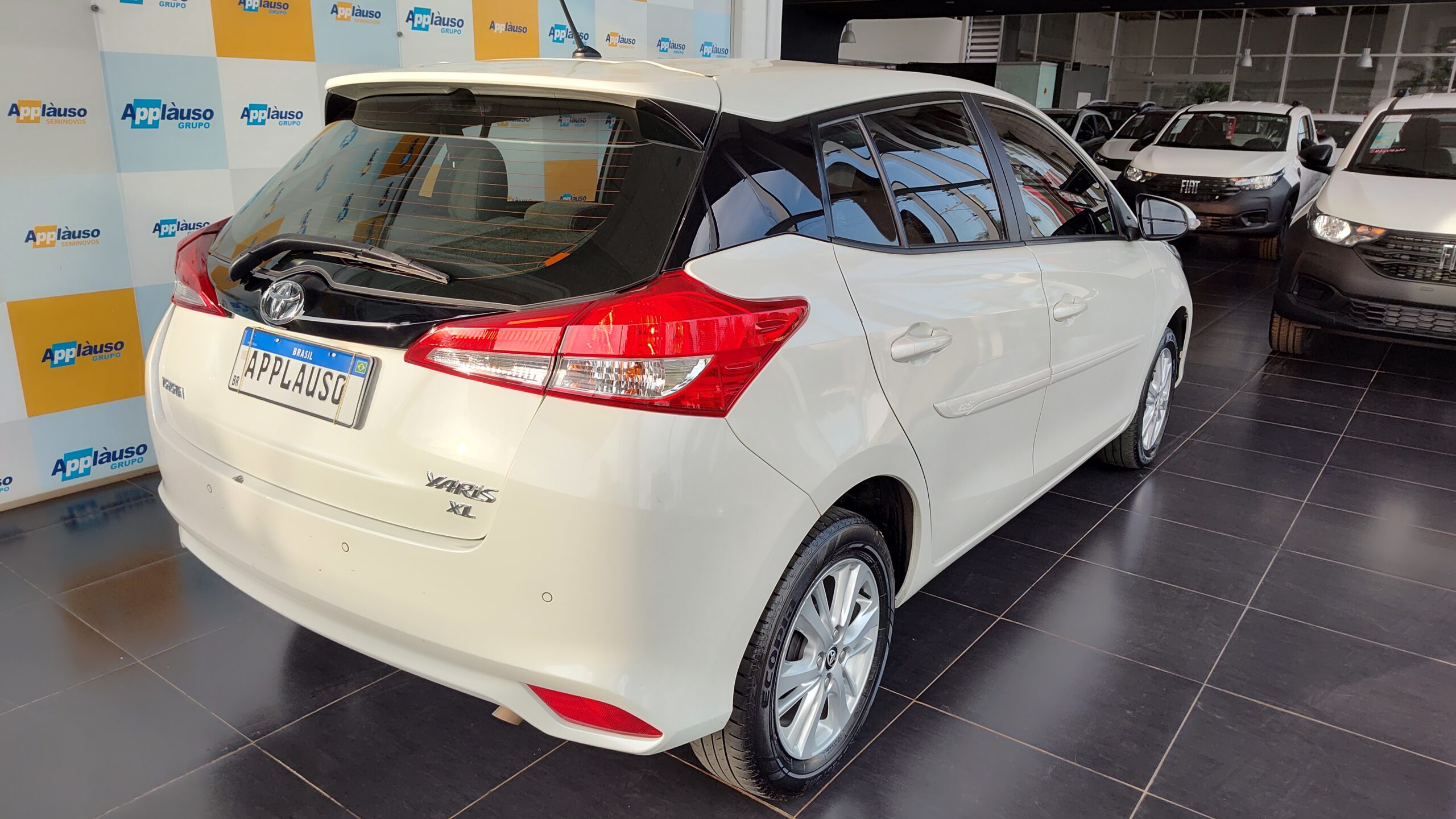 Toyota Yaris - 1.3 16V FLEX XL PLUS TECH MULTIDRIVE