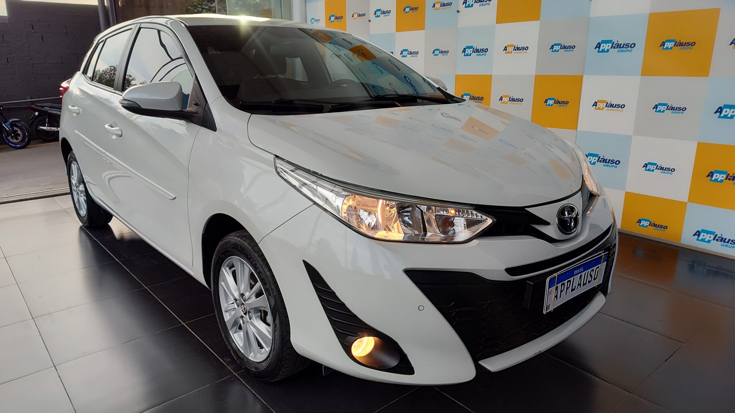 Toyota Yaris - 1.3 16V FLEX XL PLUS TECH MULTIDRIVE