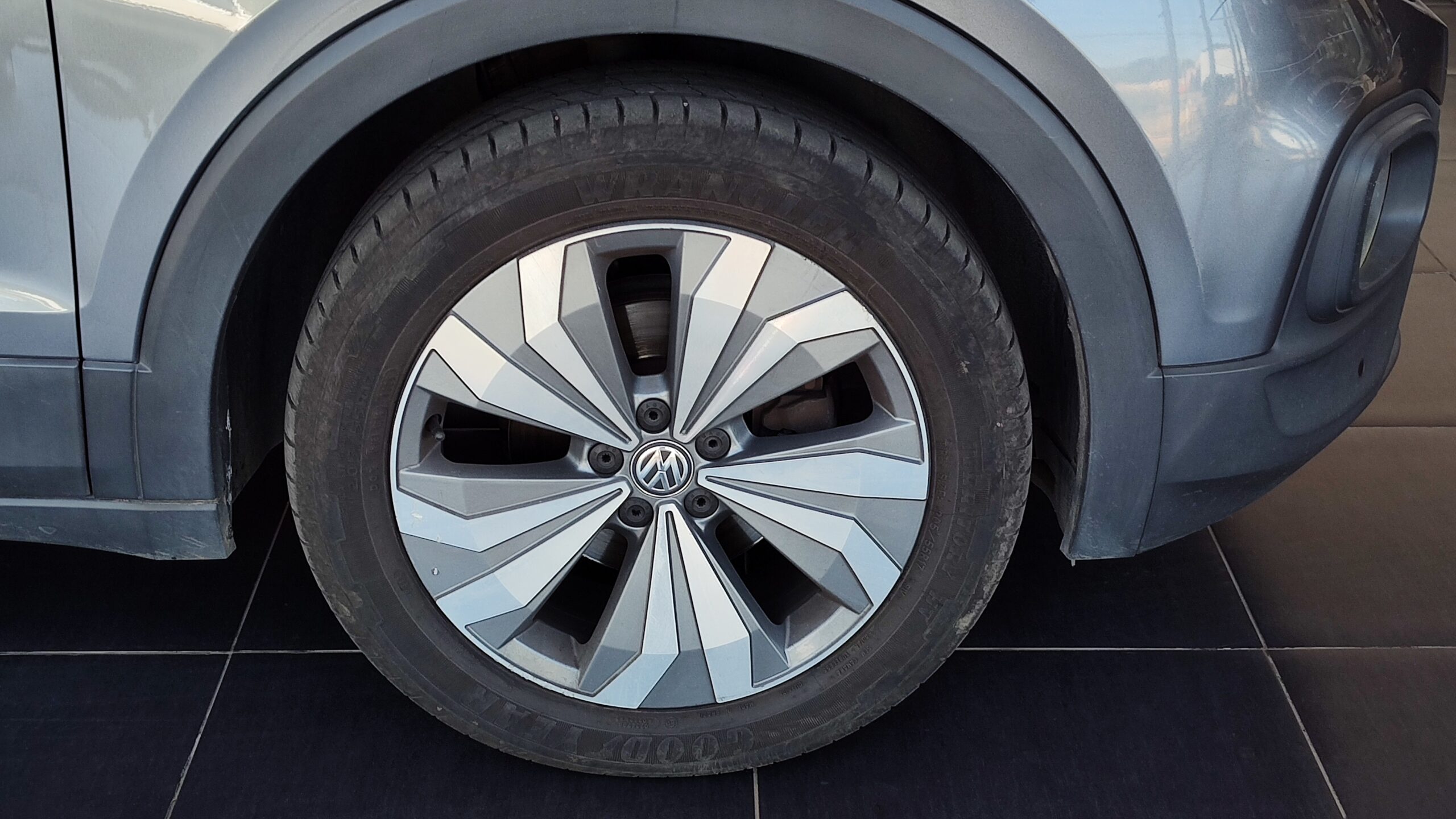 Volkswagen T-cross - 1.0 200 TSI TOTAL FLEX COMFORTLINE AUTOMÁTICO