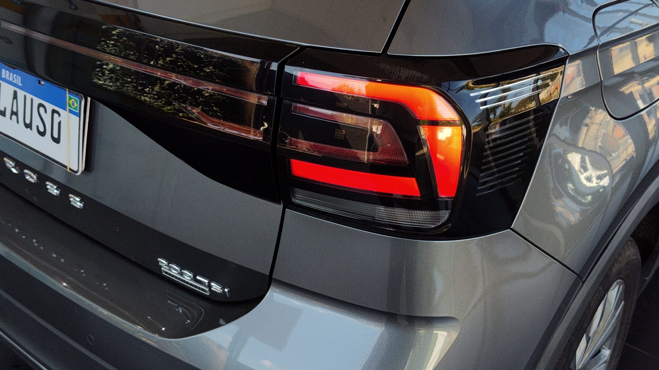 Volkswagen T-cross - 1.0 200 TSI TOTAL FLEX COMFORTLINE AUTOMÁTICO