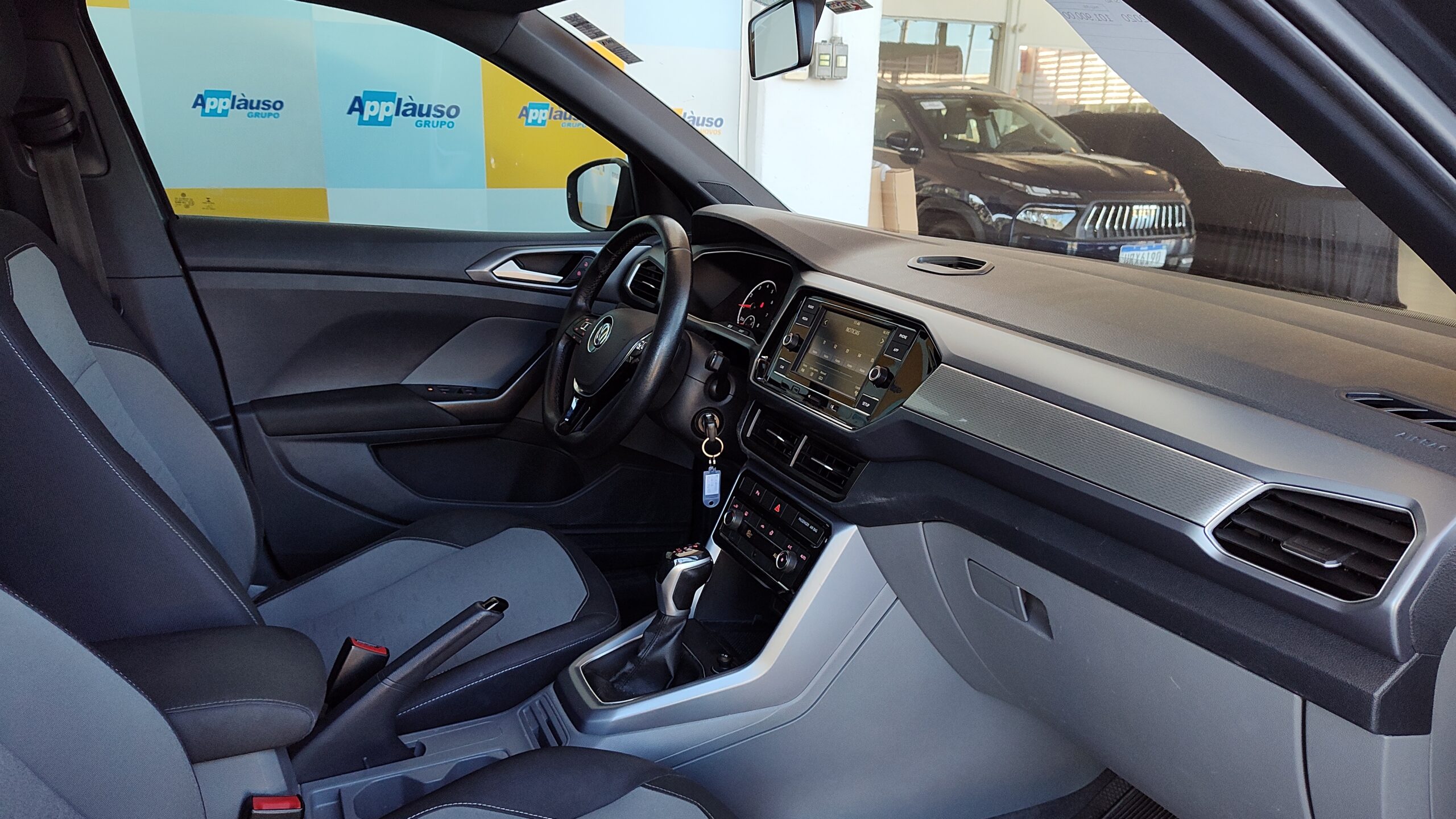 Volkswagen T-cross - 1.0 200 TSI TOTAL FLEX COMFORTLINE AUTOMÁTICO