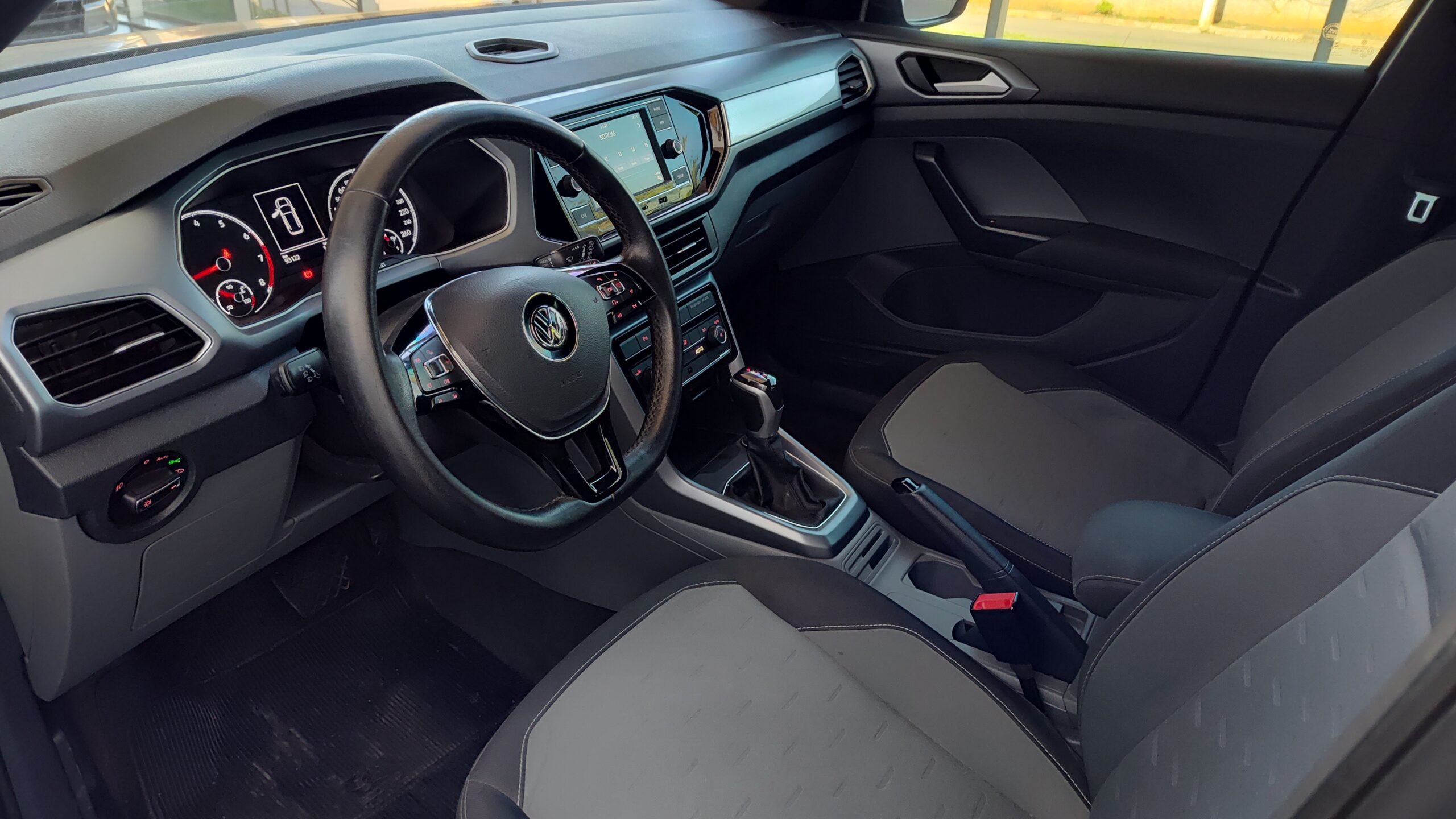 Volkswagen T-cross - 1.0 200 TSI TOTAL FLEX COMFORTLINE AUTOMÁTICO