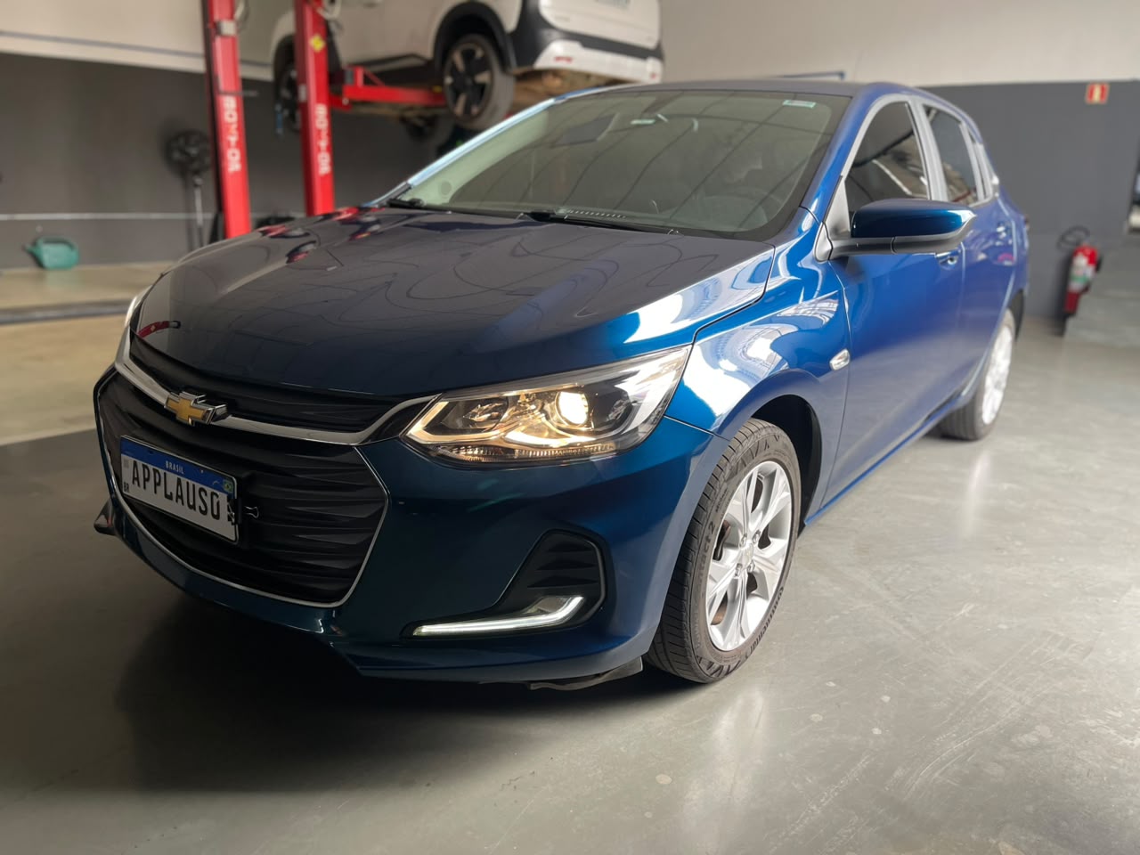 Chevrolet Onix - 1.0 TURBO FLEX AUTOMÁTICO