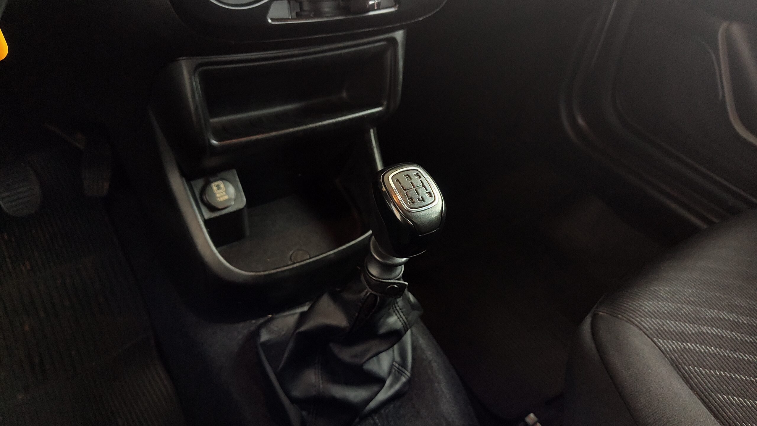 Fiat Strada - 1.4 FIRE FLEX ENDURANCE CS MANUAL