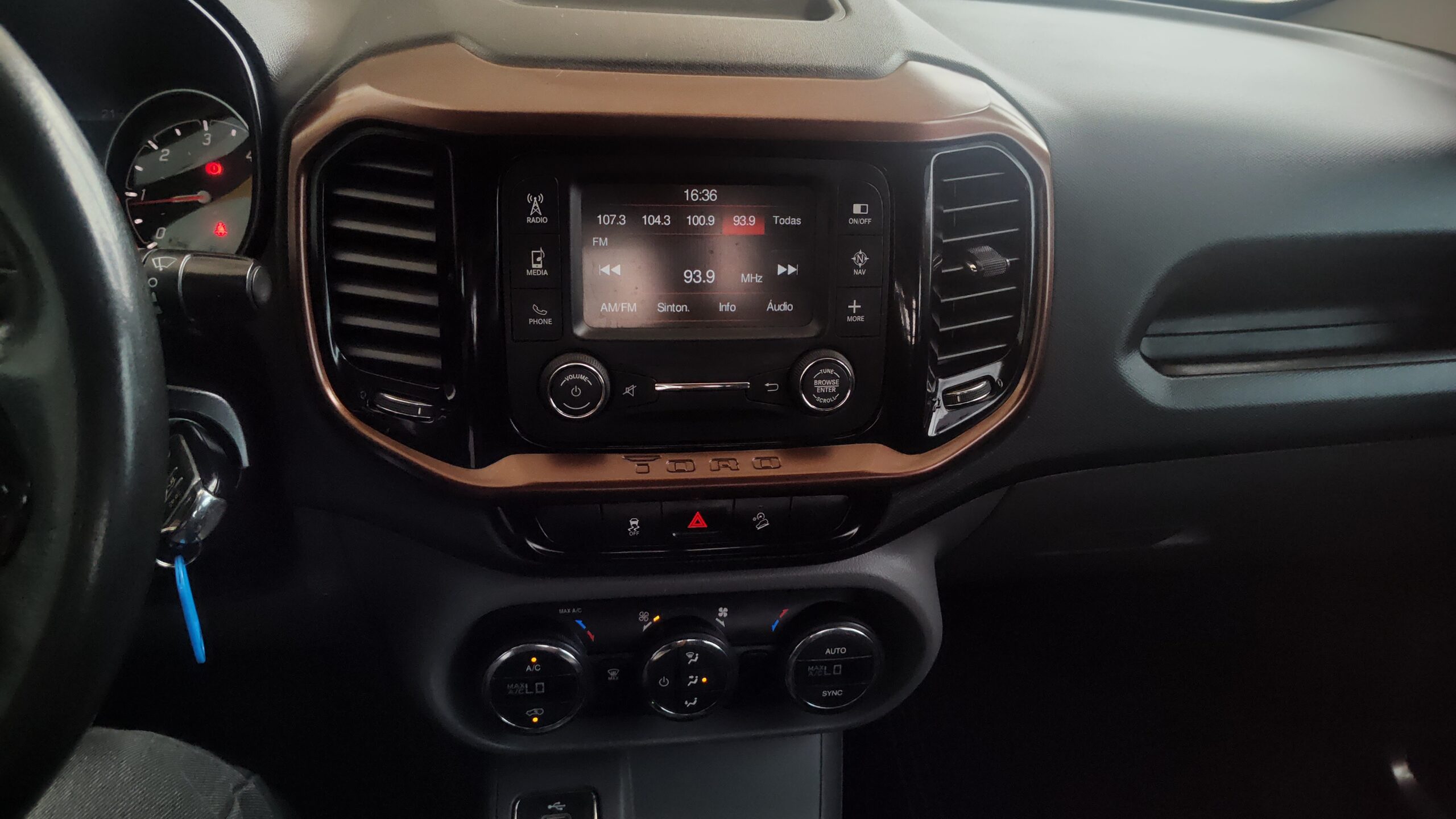 Fiat Toro - 2.0 16V TURBO DIESEL VOLCANO 4WD AT9