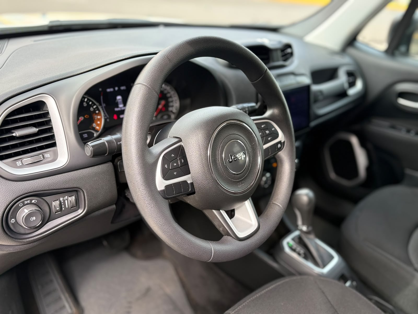 Jeep Renegade - 1.8 16V FLEX 4P AUTOMÁTICO