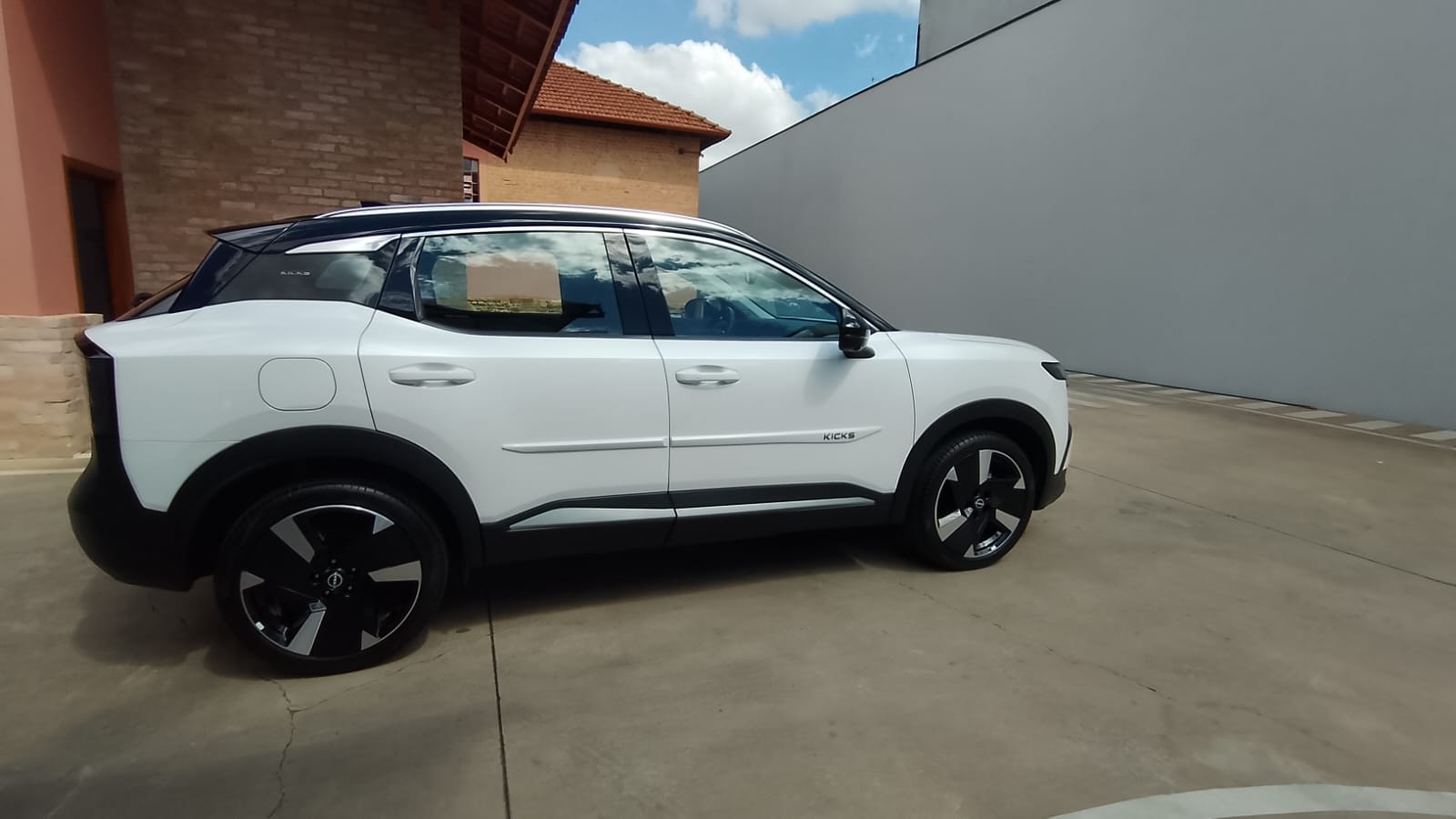Nissan Kicks - 1.0  TURBO FLEX PLATINUM DCT