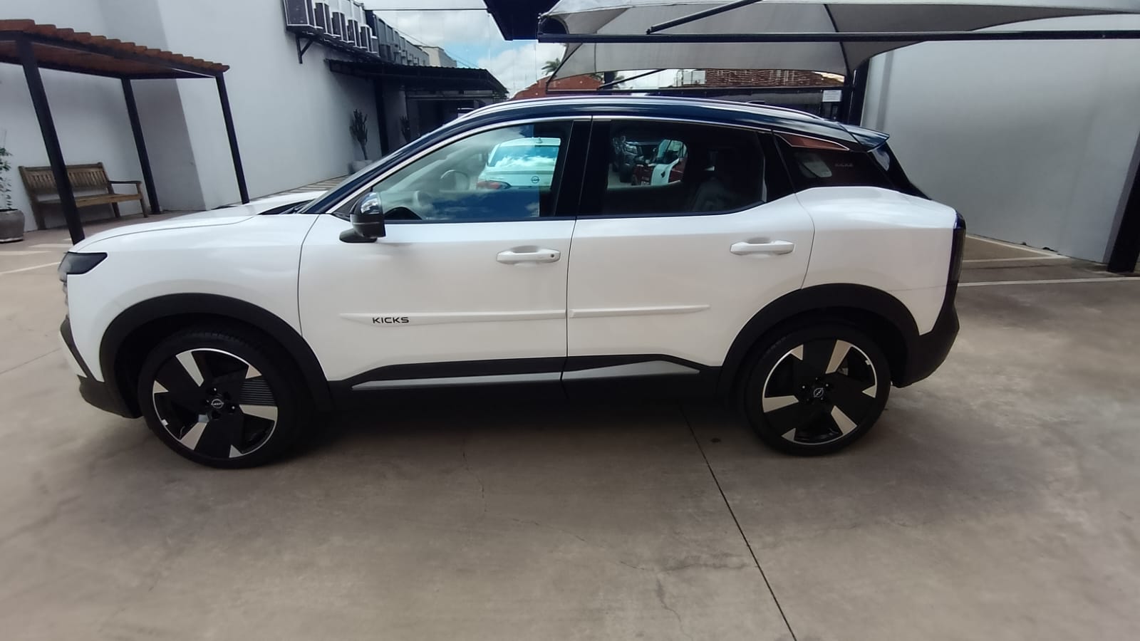 Nissan Kicks - 1.0  TURBO FLEX PLATINUM DCT