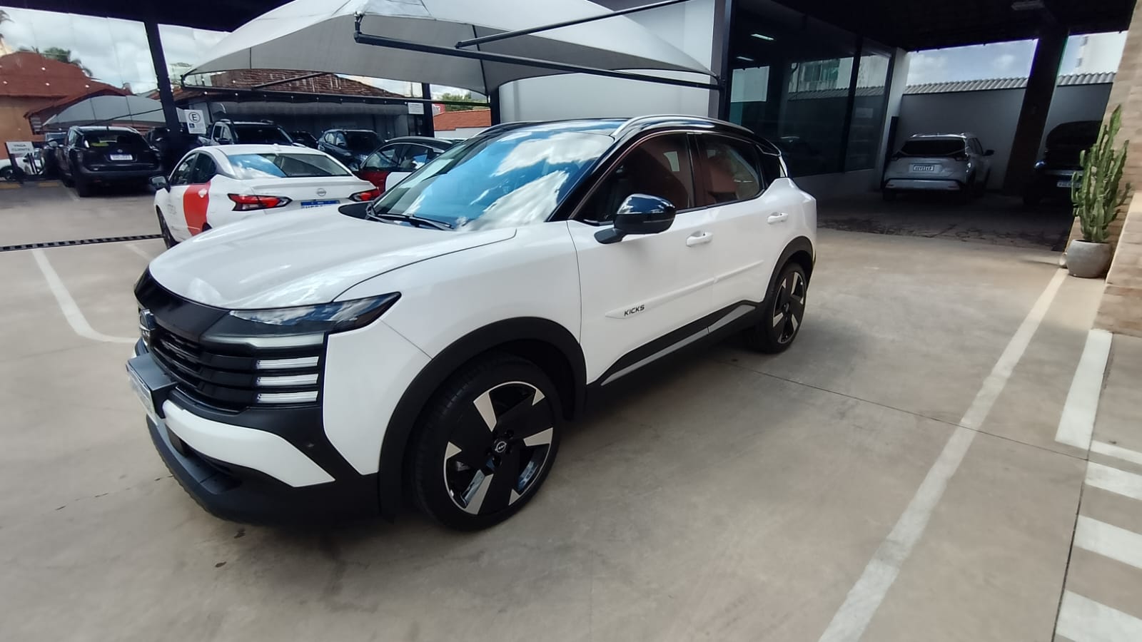 Nissan Kicks - 1.0  TURBO FLEX PLATINUM DCT