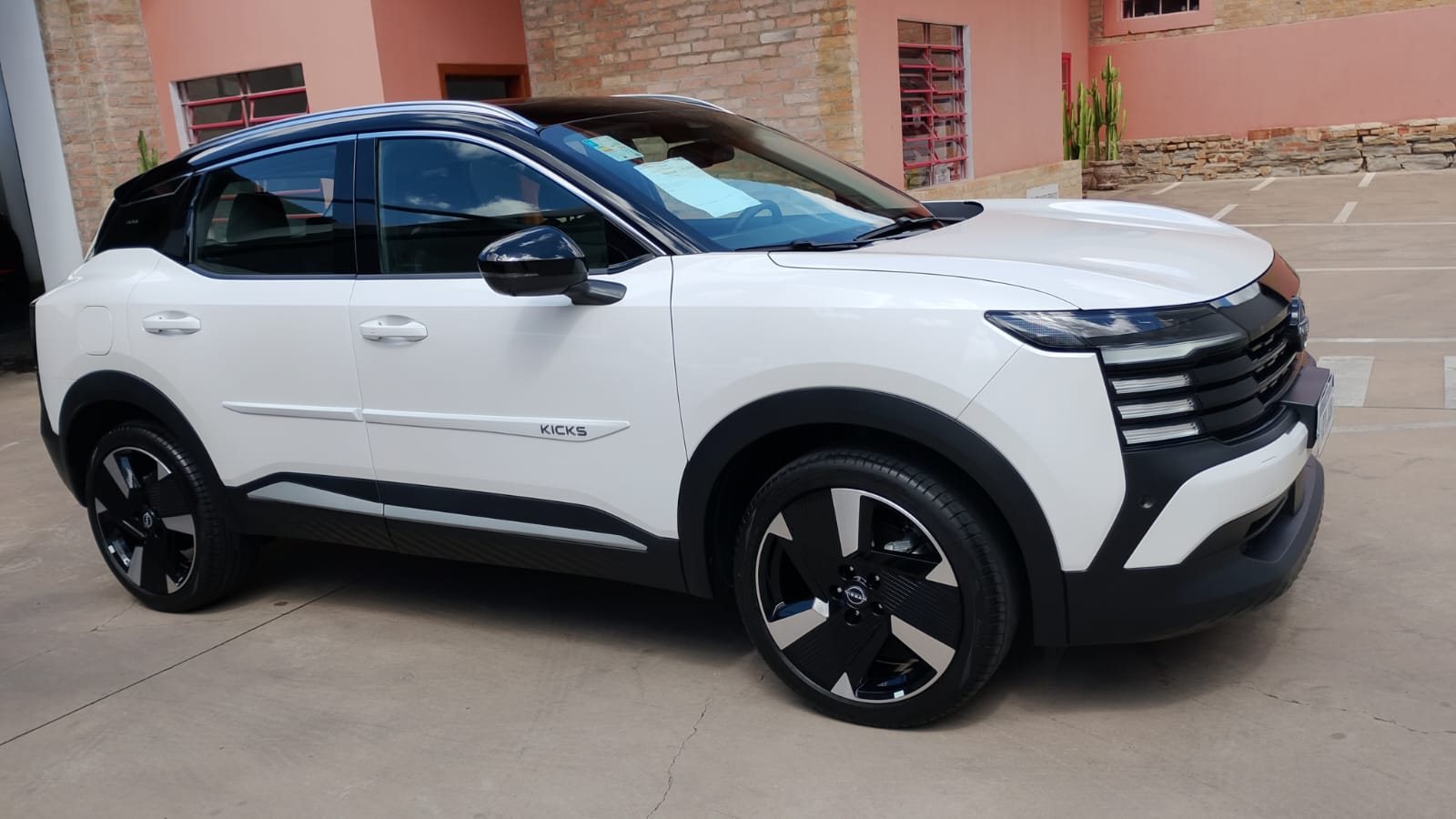 Nissan Kicks - 1.0  TURBO FLEX PLATINUM DCT
