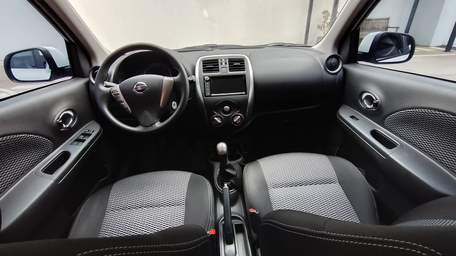 Nissan March - 1.6 SV 16V FLEXSTART 4P MANUAL